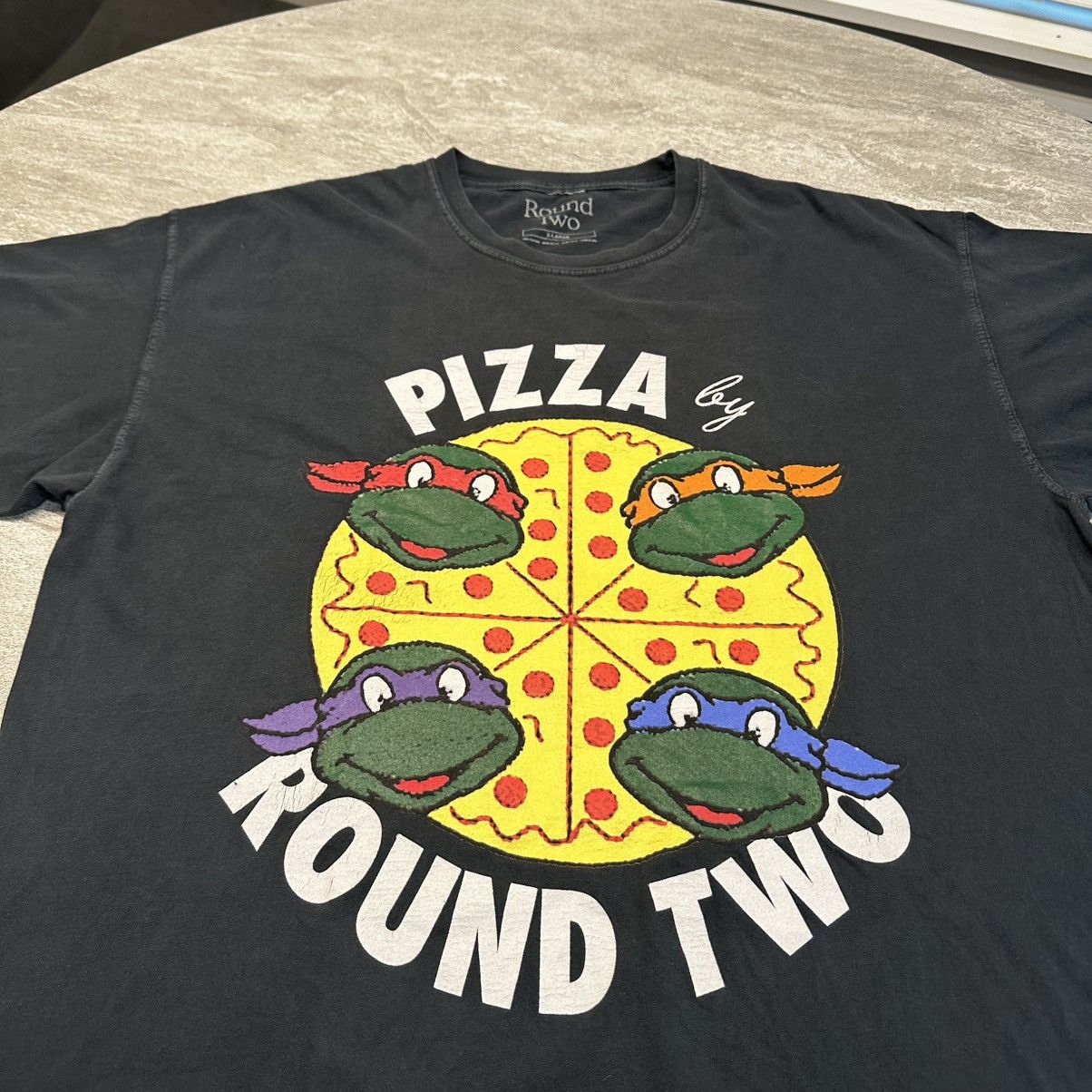 Coachella × Round Two Round Two Plant Based Pizza TMNT Coachella T Size XL Size US XL / EU 56 / 4 - 2 Thumbnail