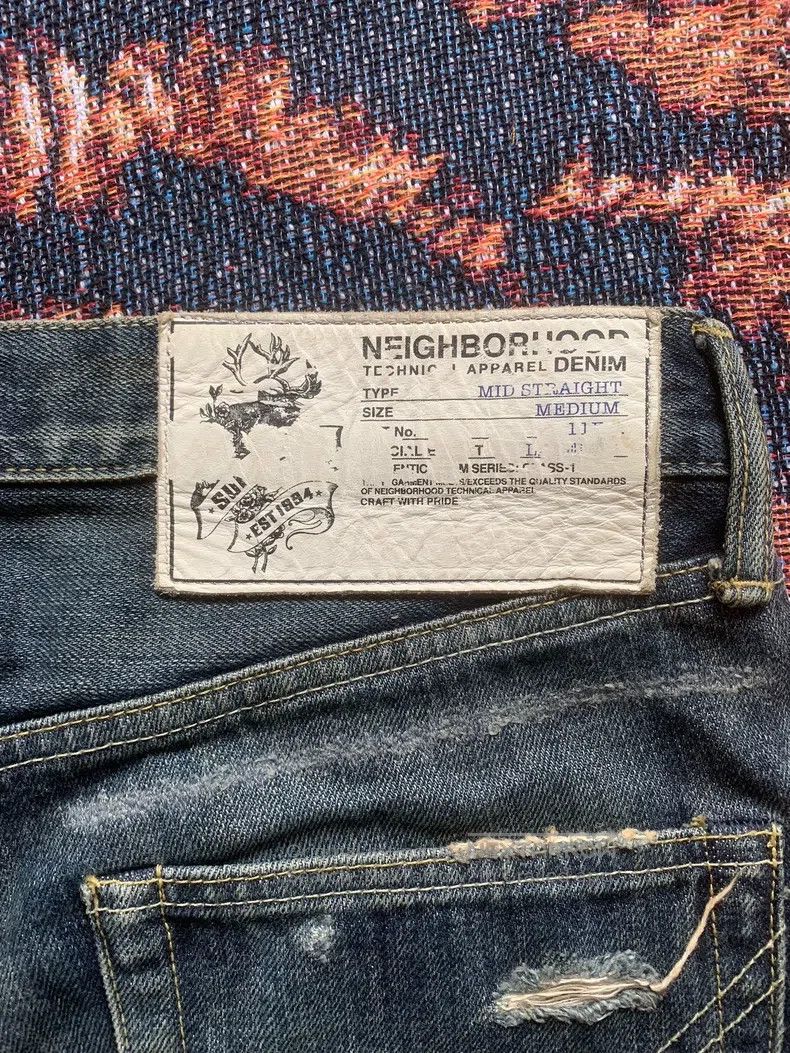 Neighborhood Neighborhood size M Jeans Size US 27 - 2 Thumbnail