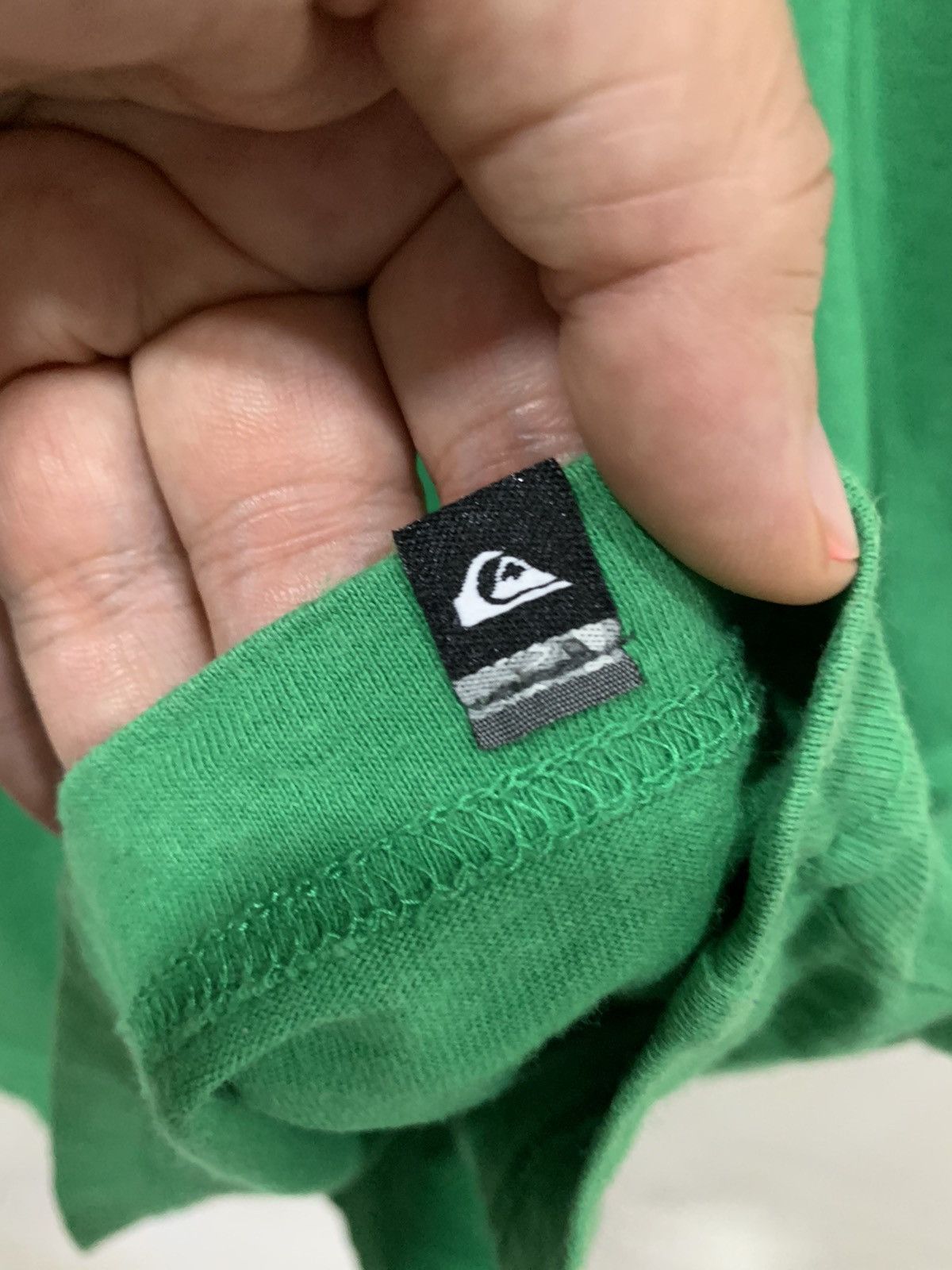 Quiksilver Y2K Quiksilver Japan Surfing V Neck Tshirt Size US L / EU 52-54 / 3 - 8 Thumbnail