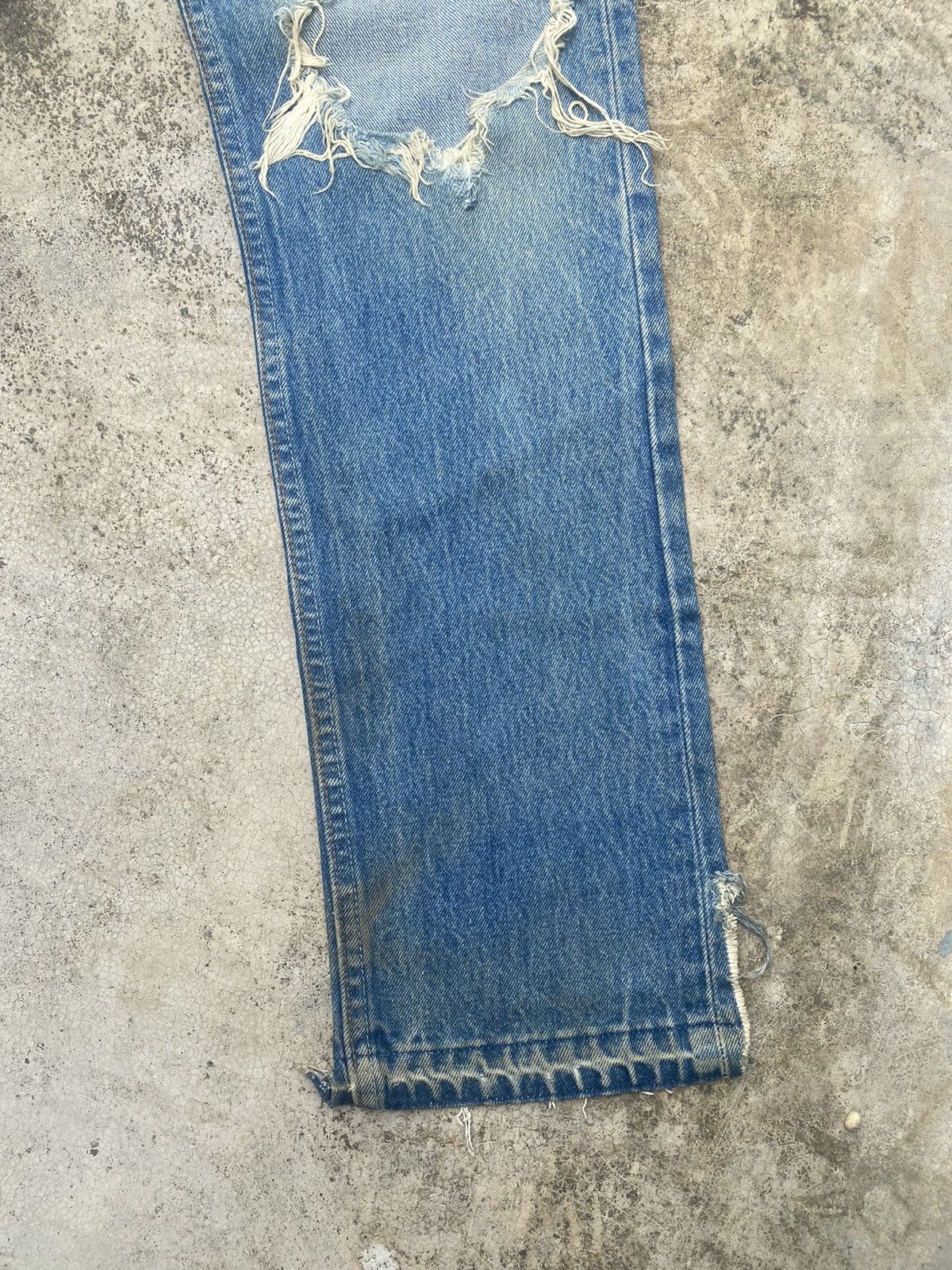 Levi's Vintage Clothing × Vintage Vintage Levis 501xx Distressed Denim Size US 29 - 4 Thumbnail
