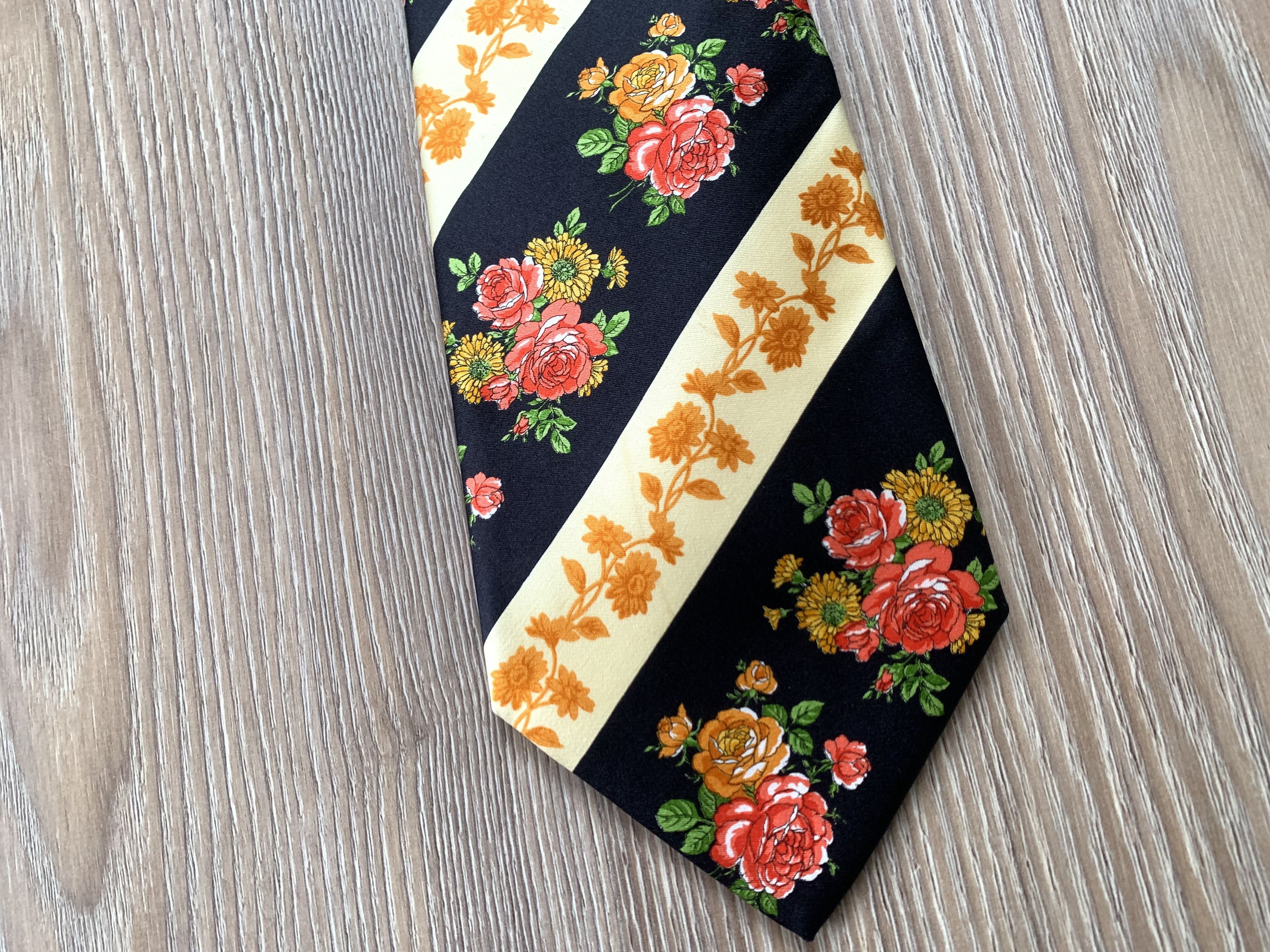 Kenzo Rare Kenzo Homme Italian Flower Printed Silk Tie Size ONE SIZE - 3 Thumbnail