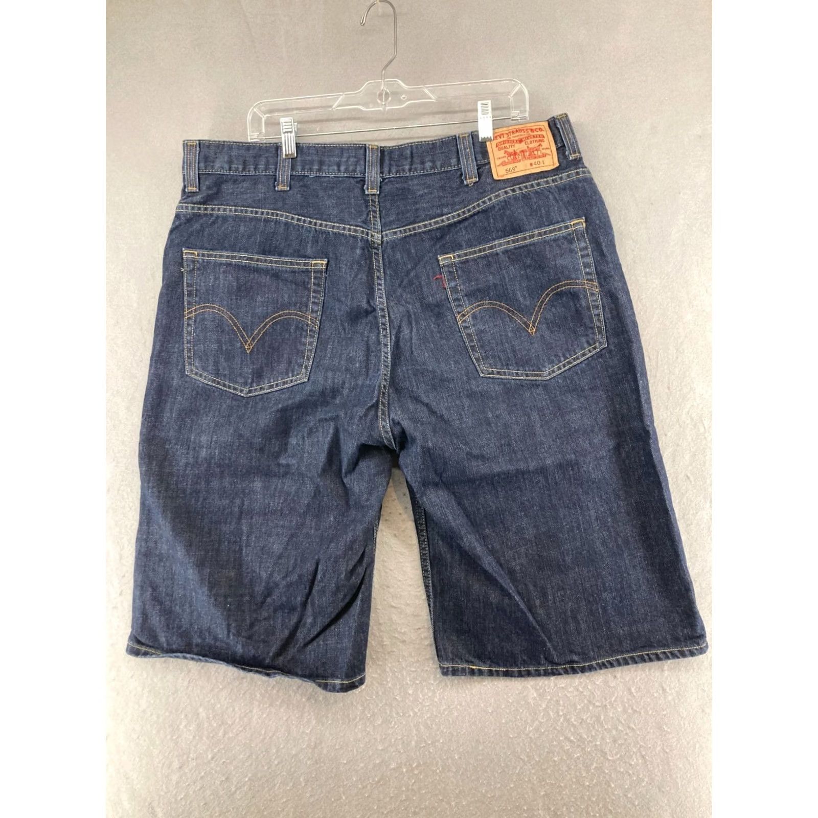 Levi's Levi's 569 Denim Shorts Bermuda Casual 40 Blue 5-Pocket Relaxed Men's fits Regular Adult 40in waist Signal: 90s theme Size US 40 / EU 56 - 6 Thumbnail