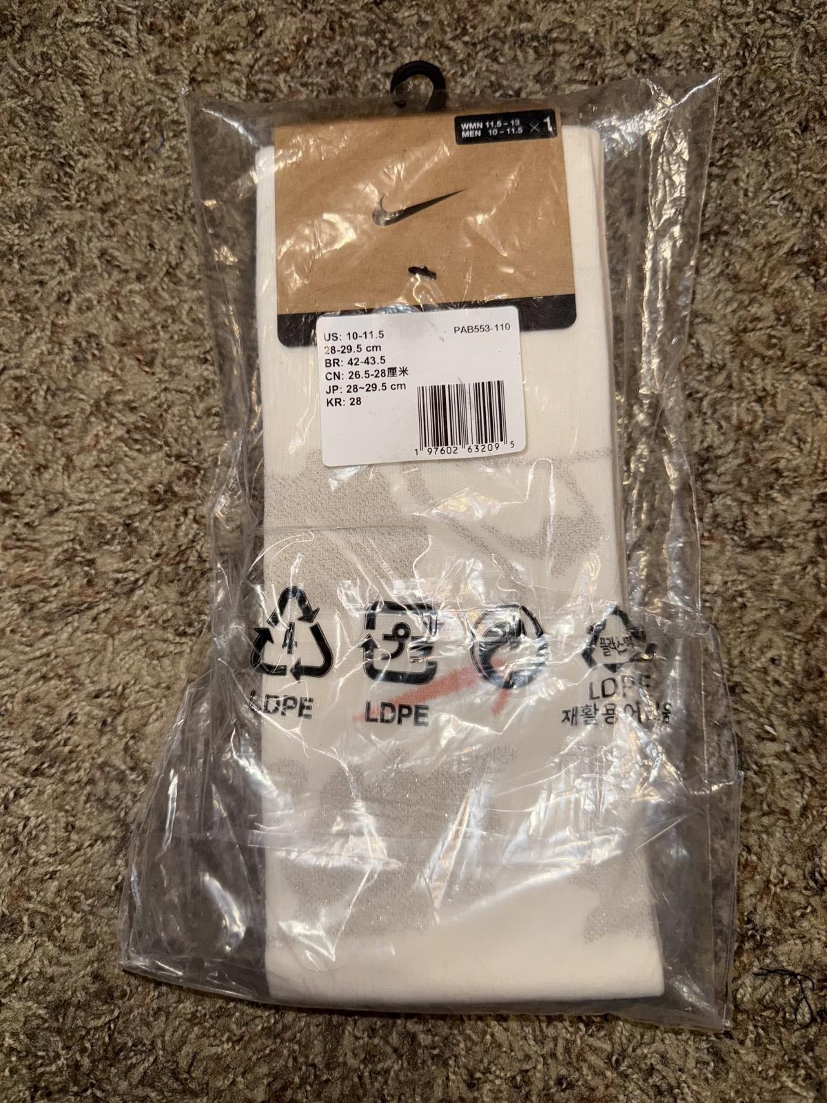Nike Nike Men’s FFF 2025-2026 France Away Vapor Strike Knee-High Socks Sample Size ONE SIZE - 8 Thumbnail