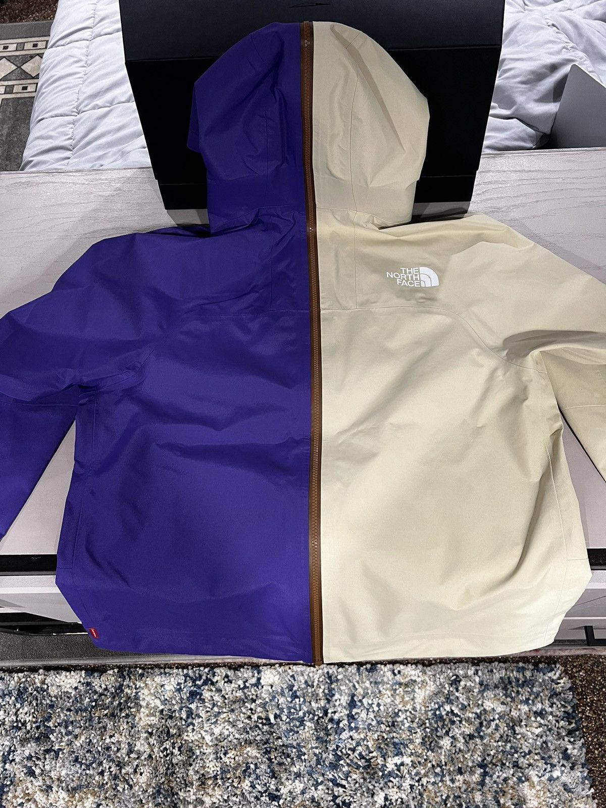 Supreme × The North Face Supreme The North Face Split Taped