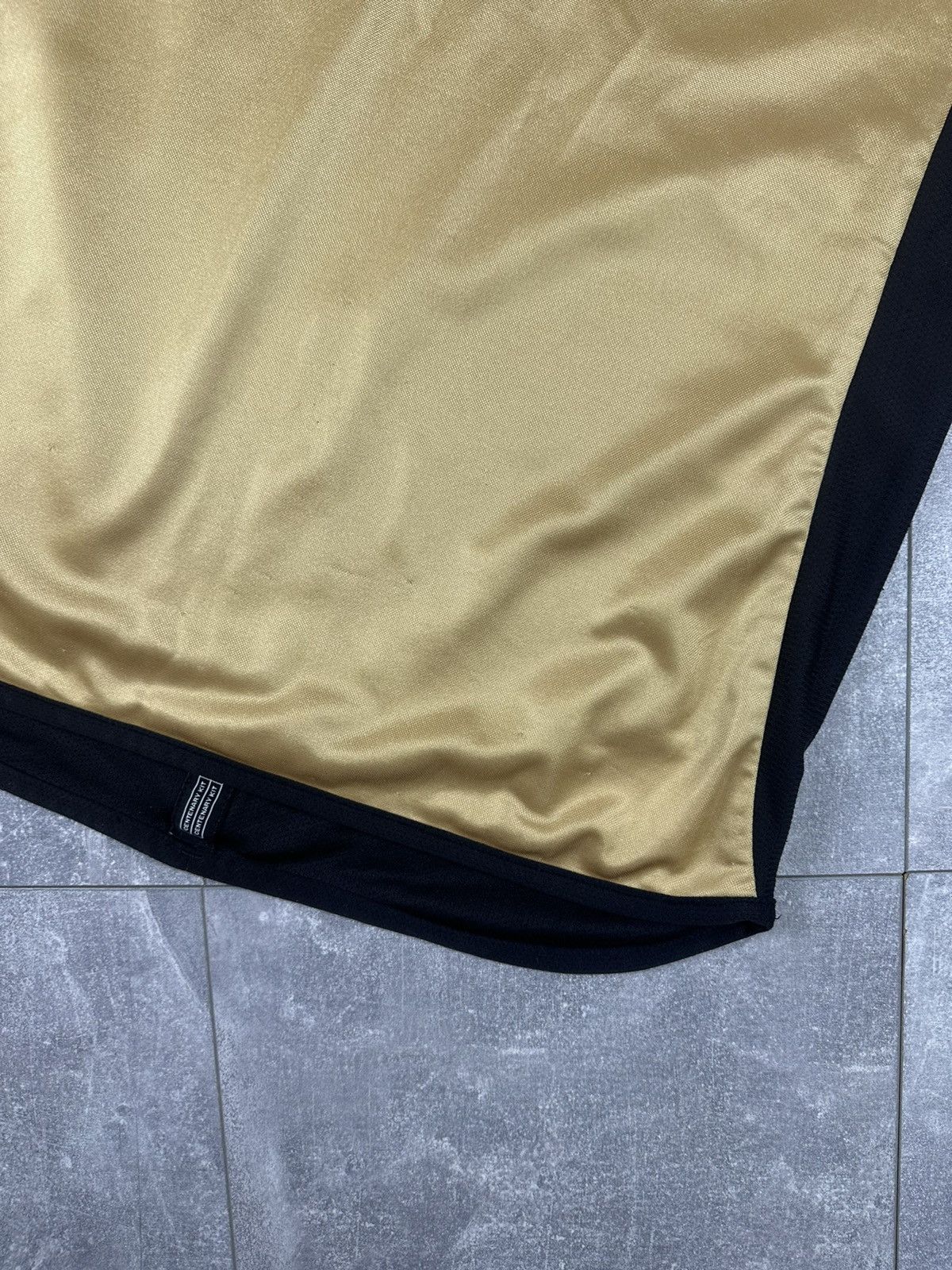 Umbro Umbro Manchester United Reversible 2001/02Away Retro Jersey Size US XS / EU 42 / 0 - 6 Thumbnail