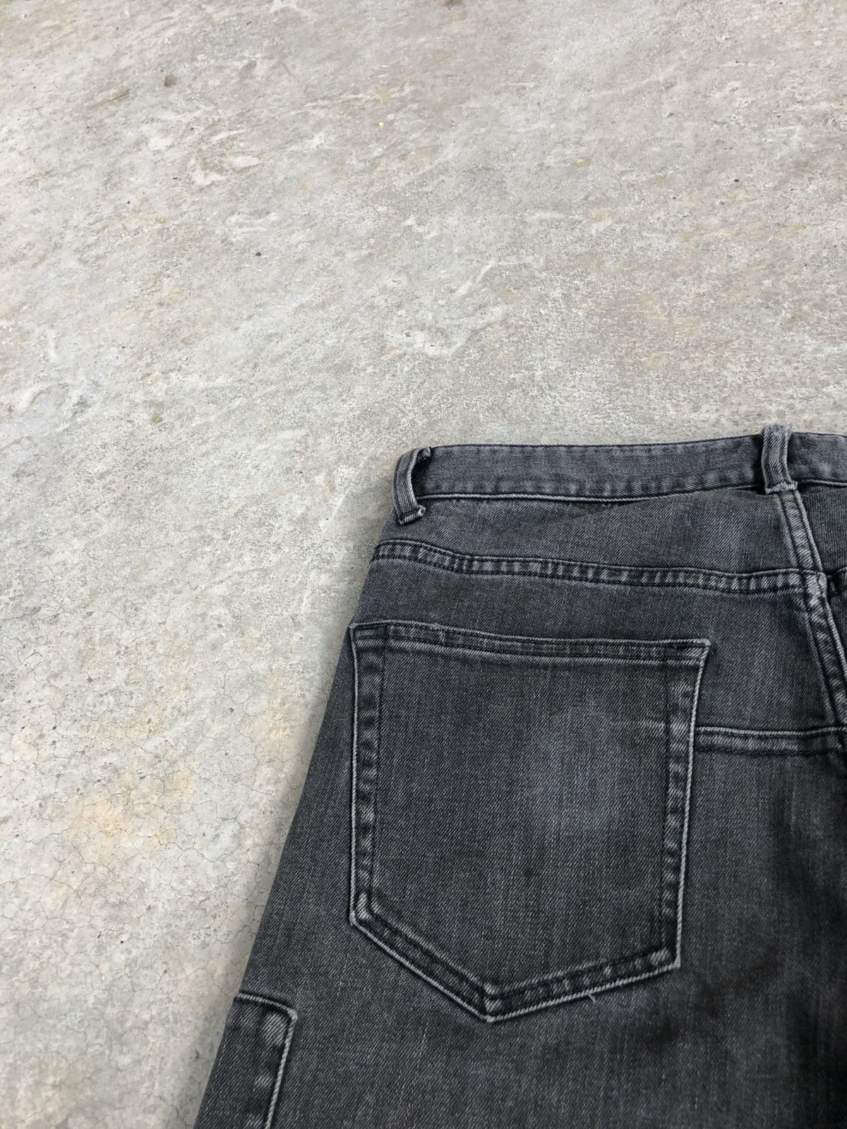 Jun Takahashi Undercover x Uniqlo Distressed Skinny Jeans Size US 31 - 16 Thumbnail