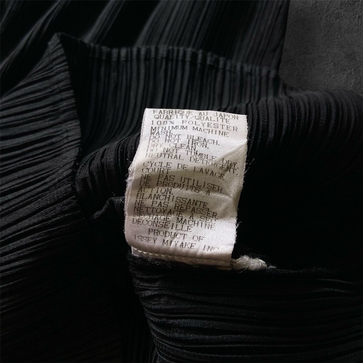Pleats Please Issey Miyake Pleats Please Issey Miyake Sleeveless Top - Made in Japan Size M / US 6-8 / IT 42-44 - 4 Thumbnail