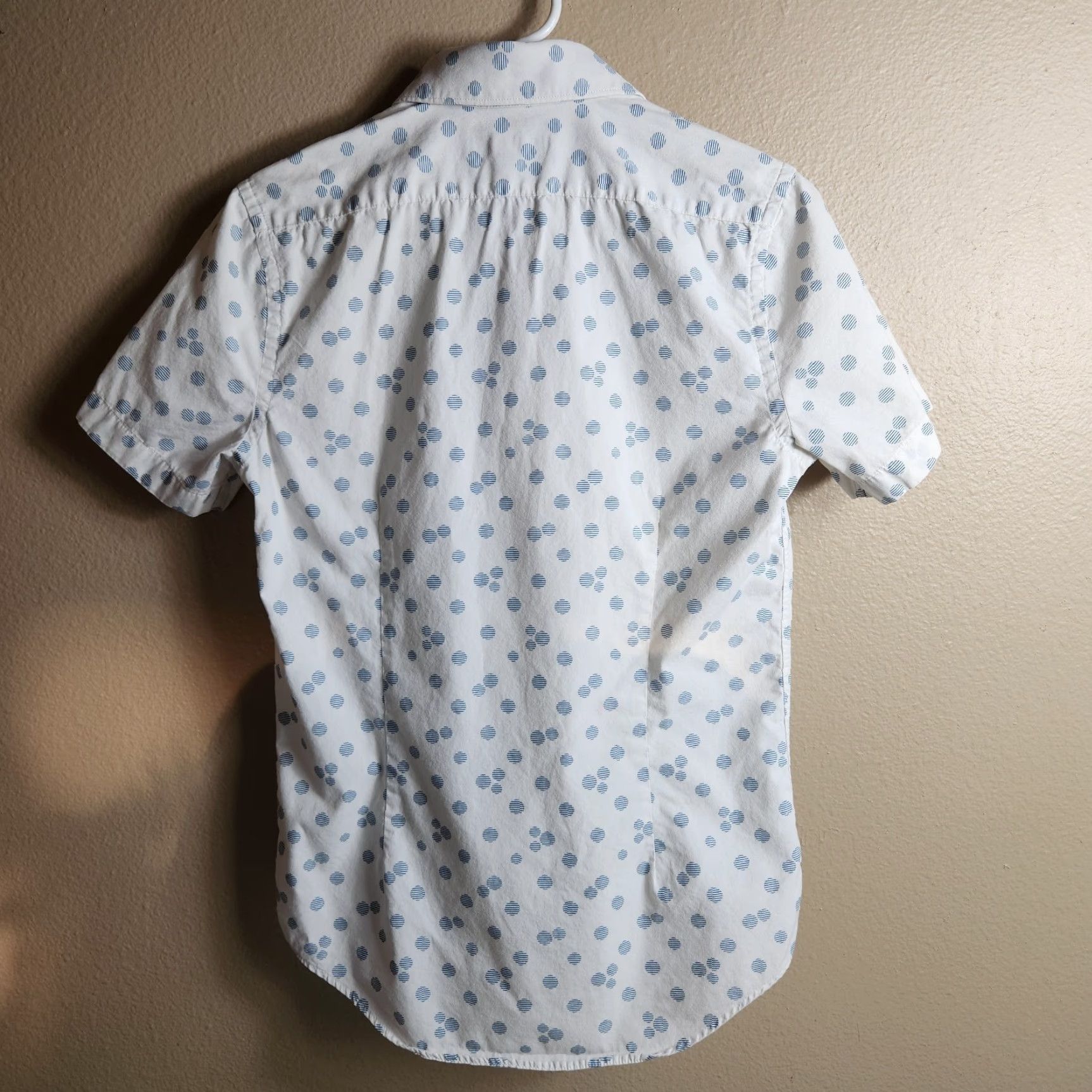 Express Express Womens Shirt |XS| White/Navy Polka Dot Fitted Short Sleeve Buttonfront Shirt Size XS / US 0-2 / IT 36-38 - 4 Thumbnail