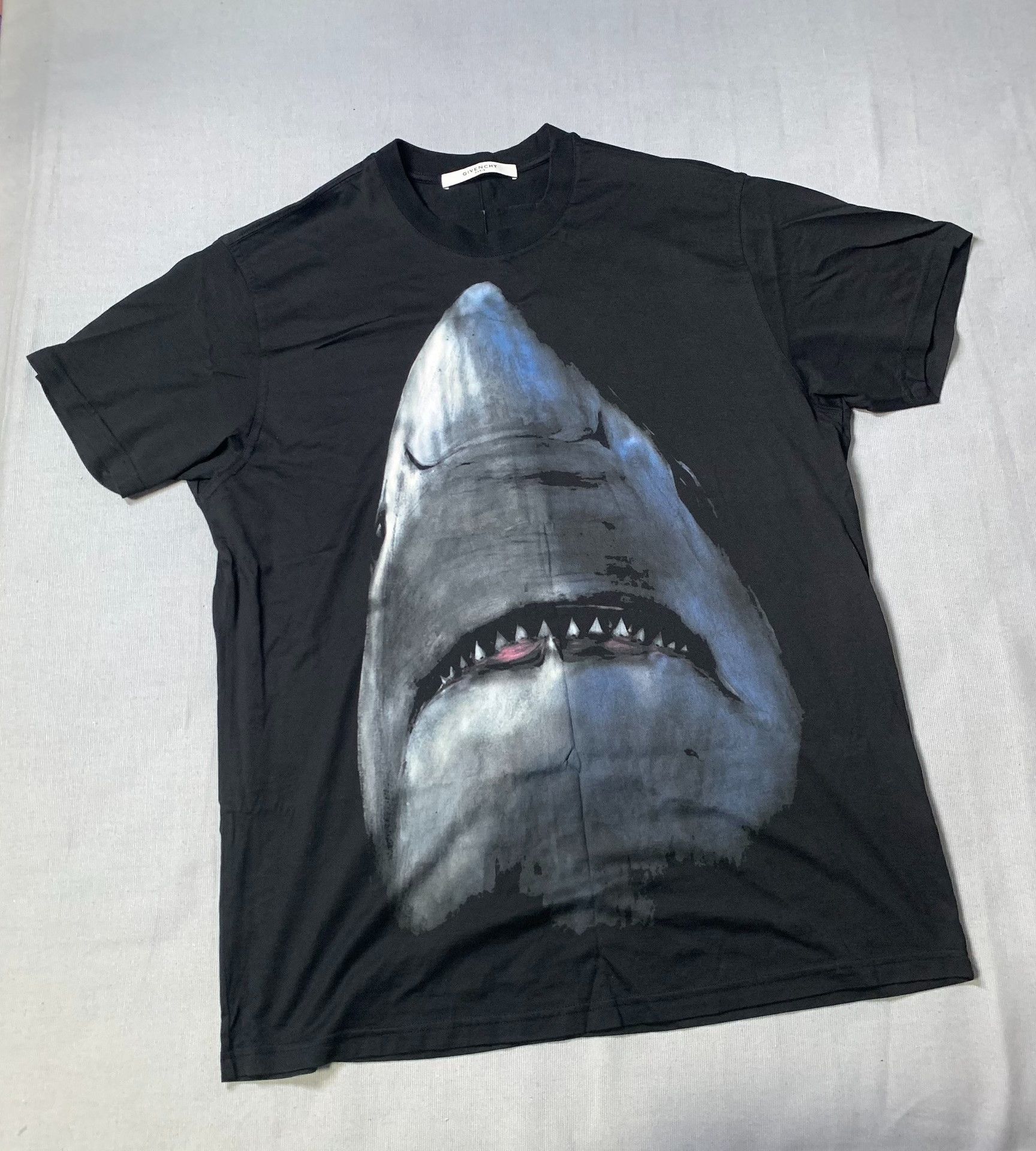 Givenchy Givenchy Shark Print Short Sleeve T-shirt Size US S / EU 44-46 / 1 - 1 Thumbnail