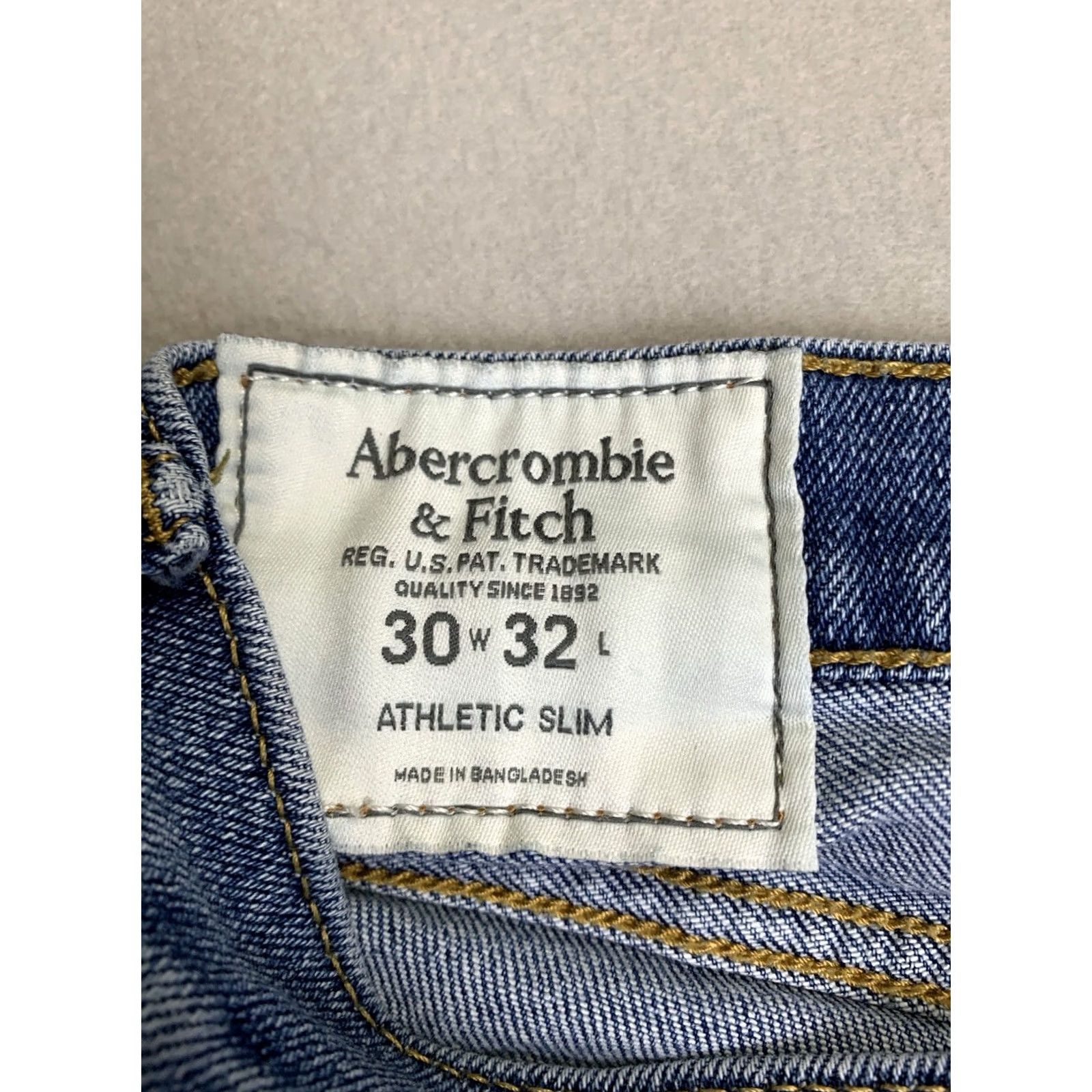 Abercrombie & Fitch Abercrombie & Fitch Jeans Men Slim Athletic 30x32 Blue Distressed 5-Pocket Zipper Button Size US 30 / EU 46 - 4 Thumbnail