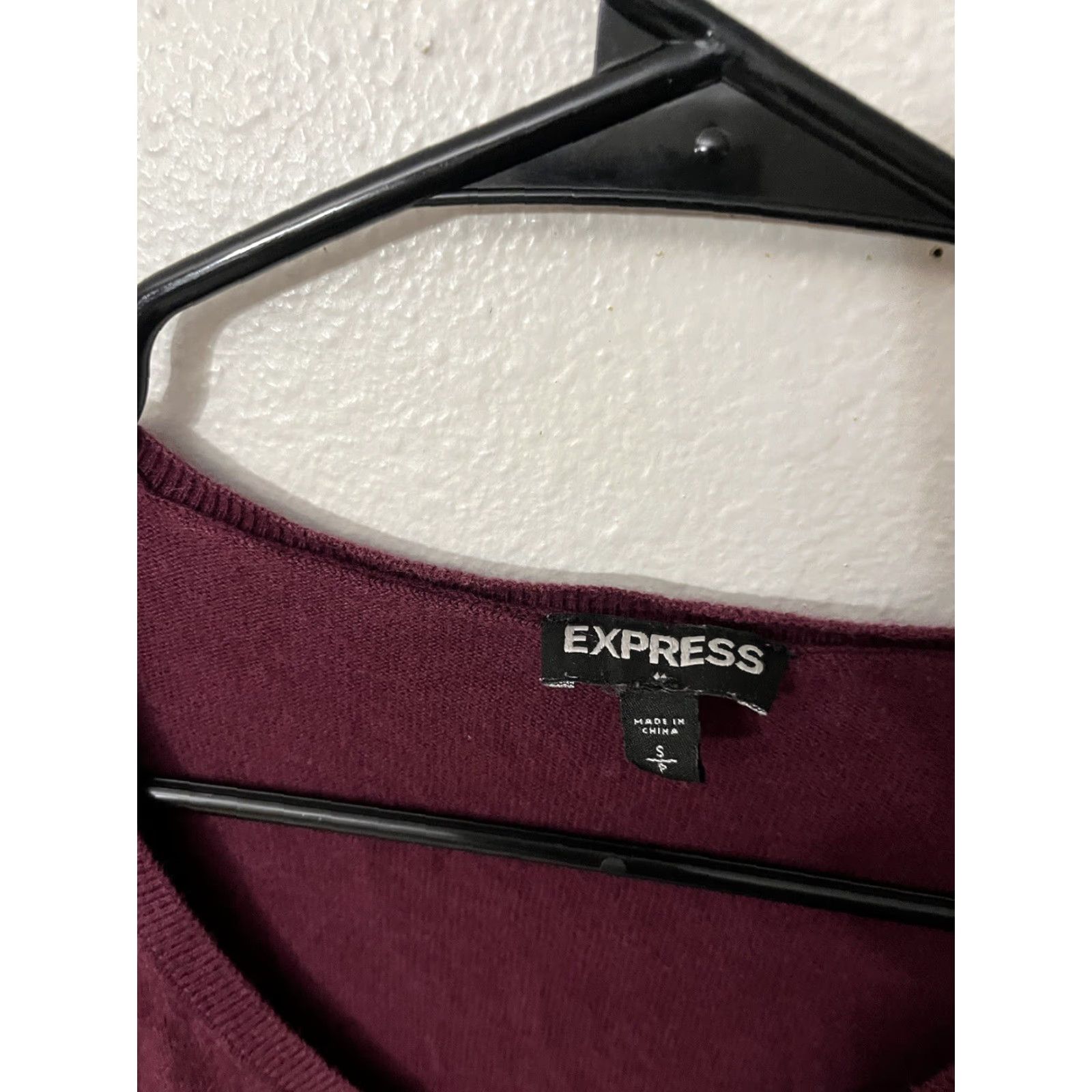 Express Express Womens Pullover Sweater Long Sleeve V Neck Knit Size Small Maroon Size S / US 4 / IT 40 - 2 Thumbnail