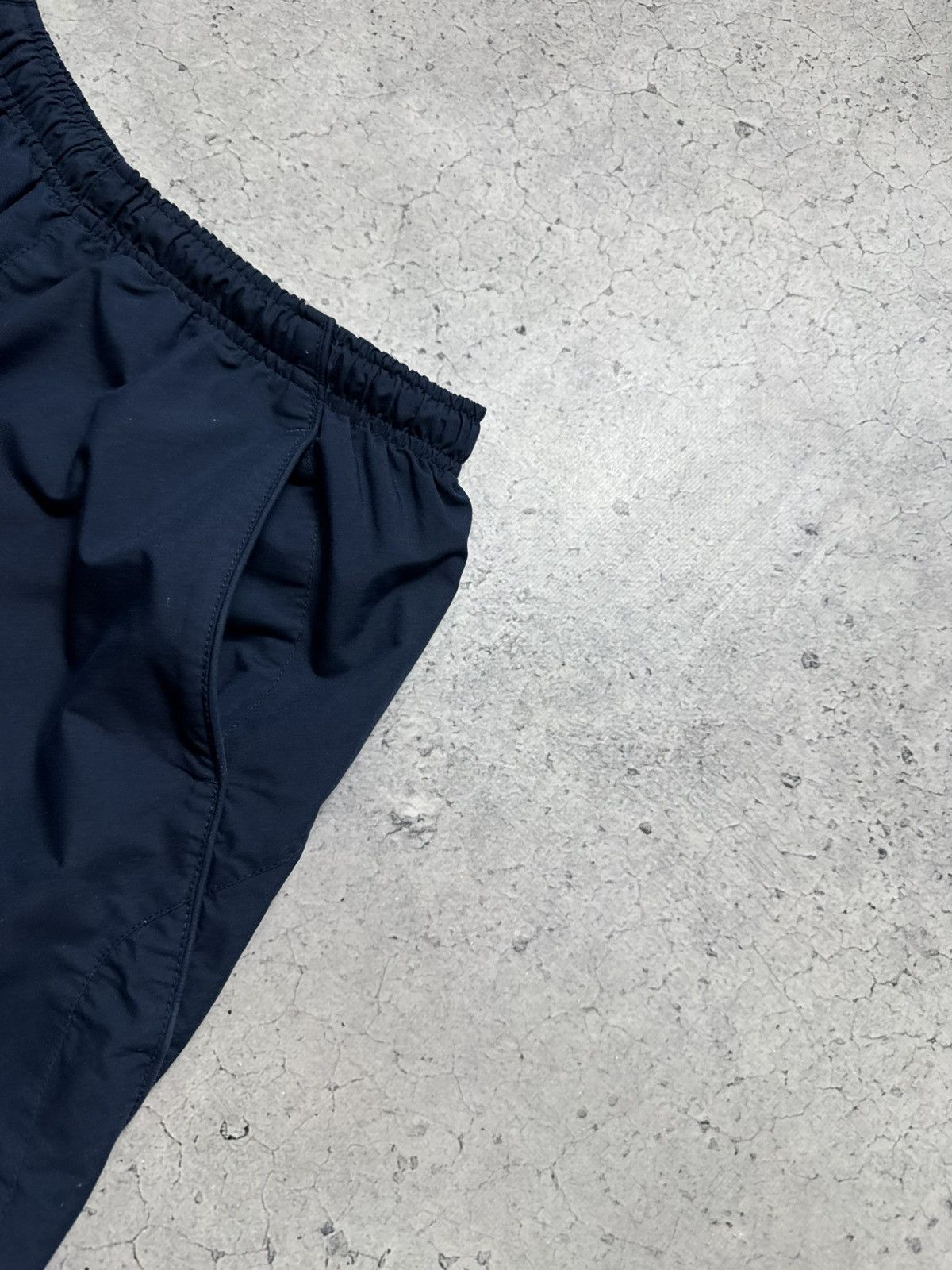 Nike × Vintage Nike Vintage Nylon Shorts Swoosh Drill Y2K Navy Size US 32 / EU 48 - 4 Thumbnail
