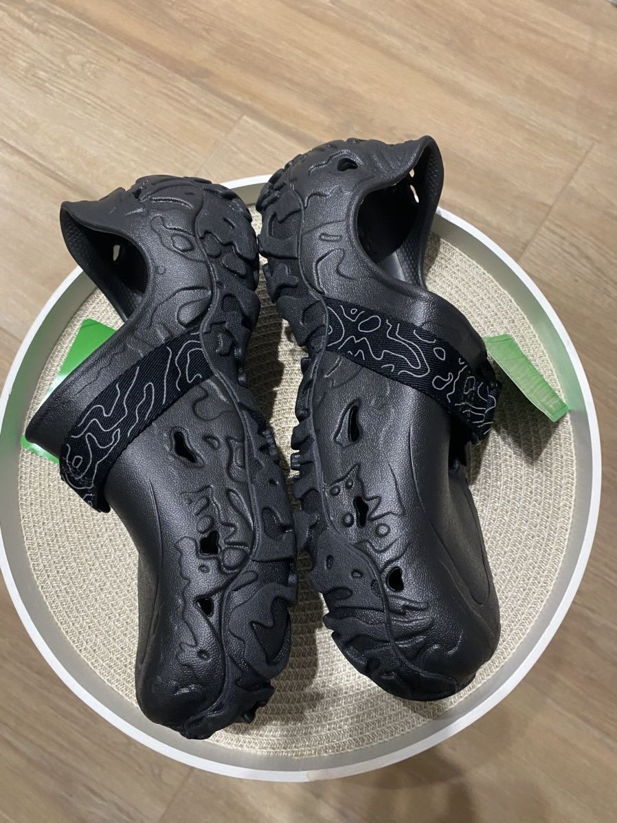 Crocs NWT Crocs All-Terrain Atlas Black Slip on Strap Sandals Size US 9 / EU 42 - 4 Thumbnail