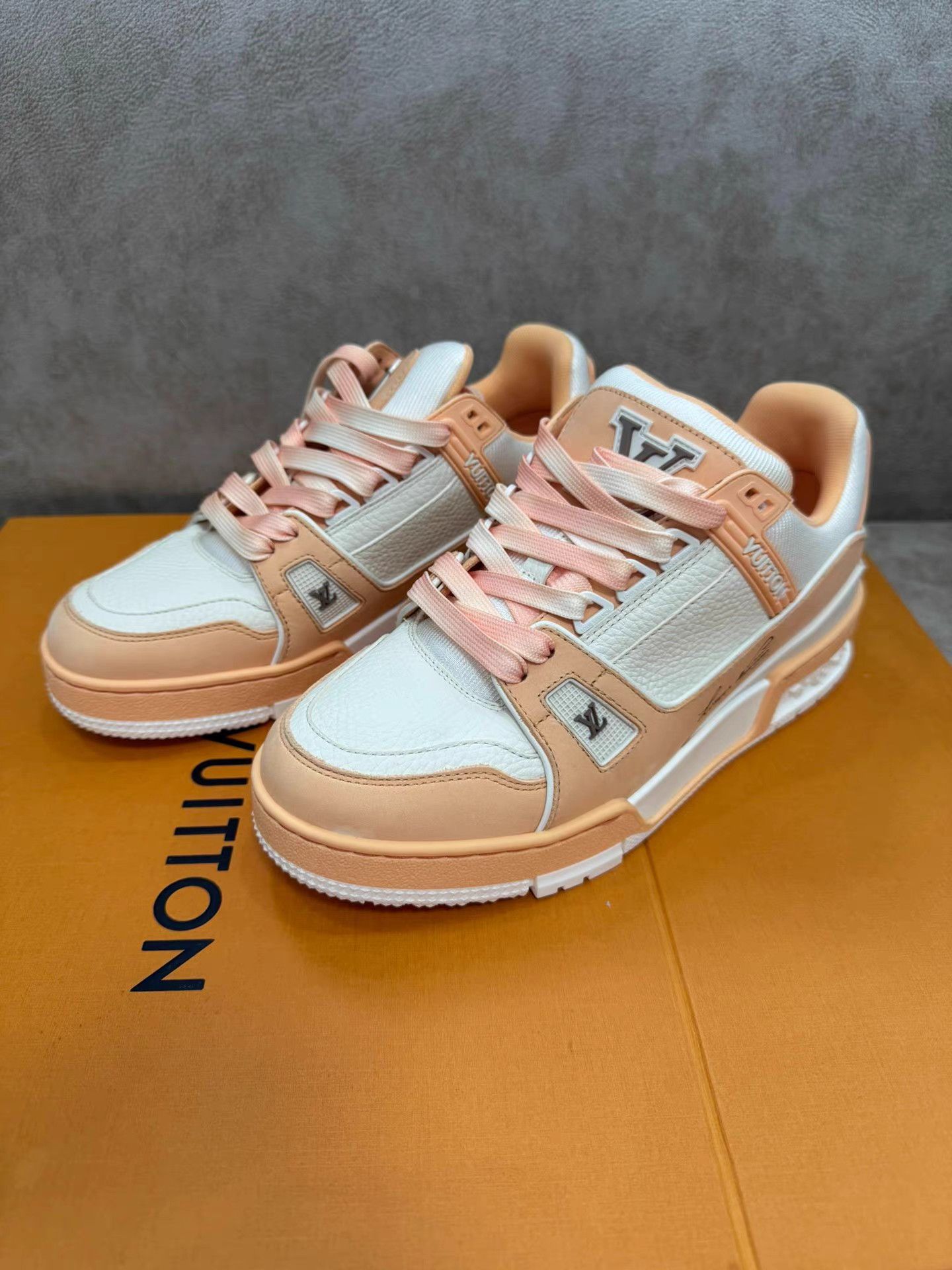 Louis Vuitton LOUIS VUITTON Trainer Low-Top Sneakers K13 Size US 6 / IT 36 - 1 Thumbnail
