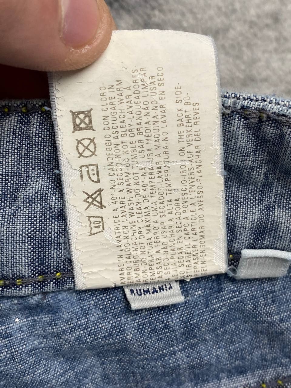 Armani Vintage Armani Jeans Denim Jeans Big Logo Size US 31 - 17 Thumbnail