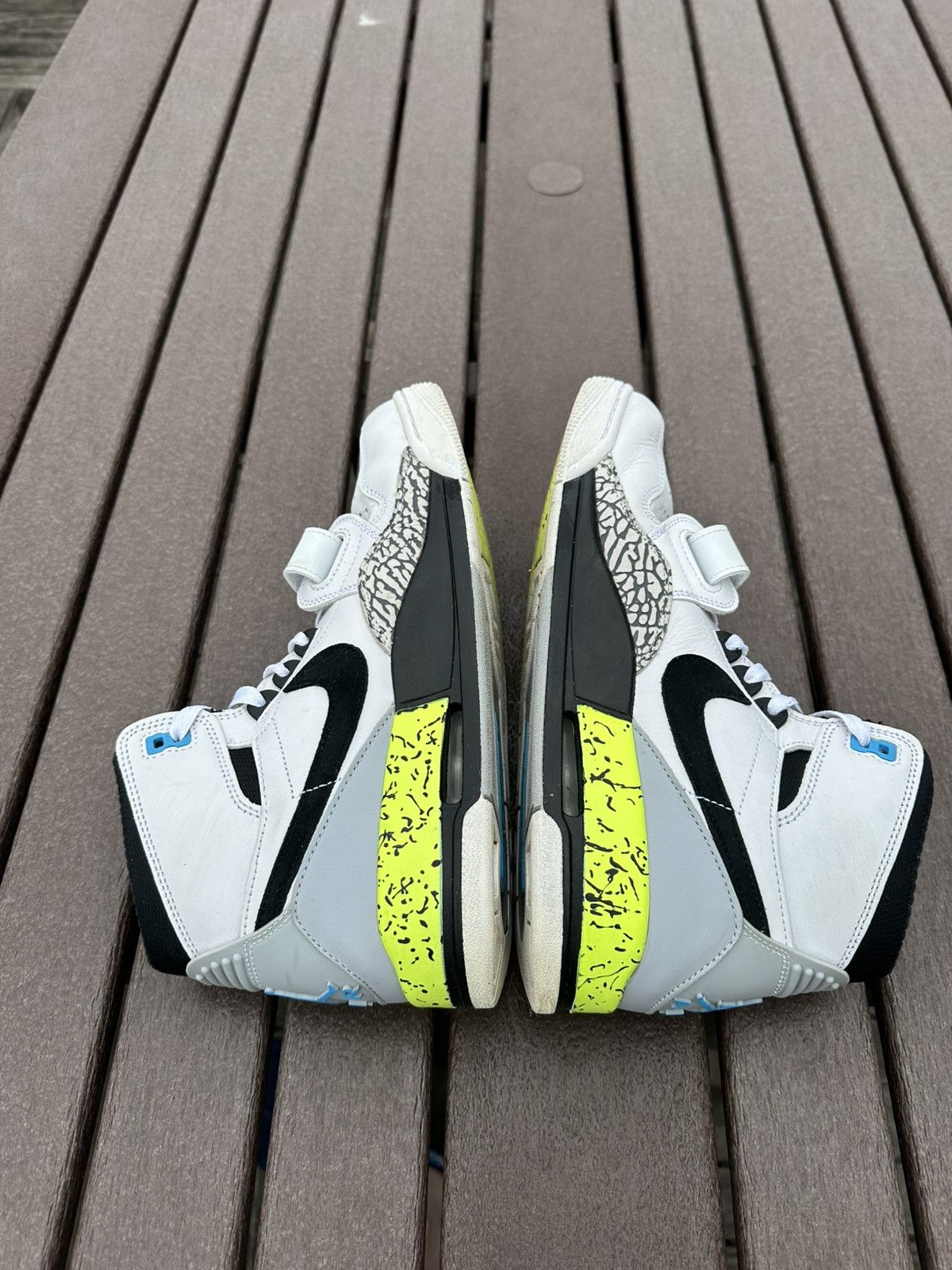 Jordan Brand “Command Force Volt” Jordan Legacy 312 Size US 11 / EU 44 - 4 Thumbnail