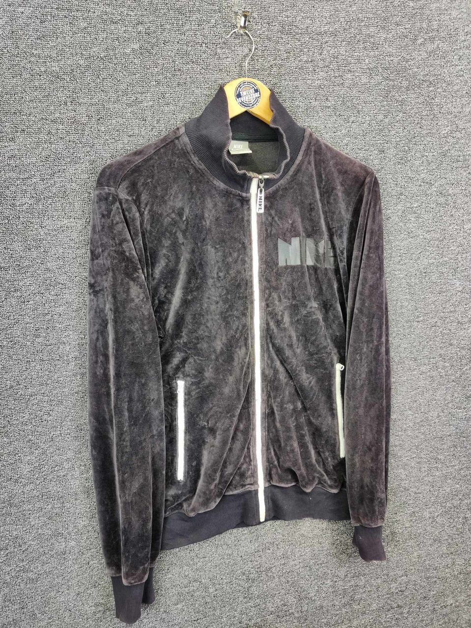 Nike Vintage Nike Velvet Sweater Zip Up Jacket Size US M / EU 48-50 / 2 - 5 Thumbnail