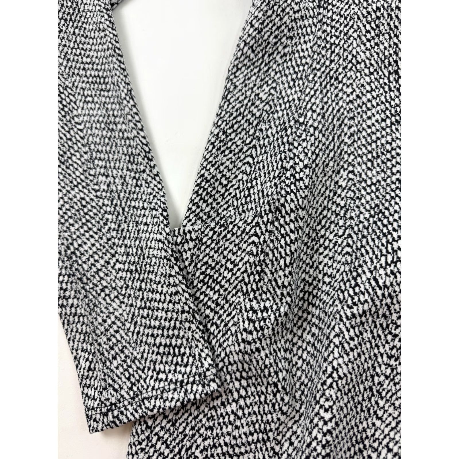 Athleta Athleta Sweater Dress Women XS Black Herringbone Mock Neck Textured Delancey Size XS / US 0-2 / IT 36-38 - 2 Thumbnail