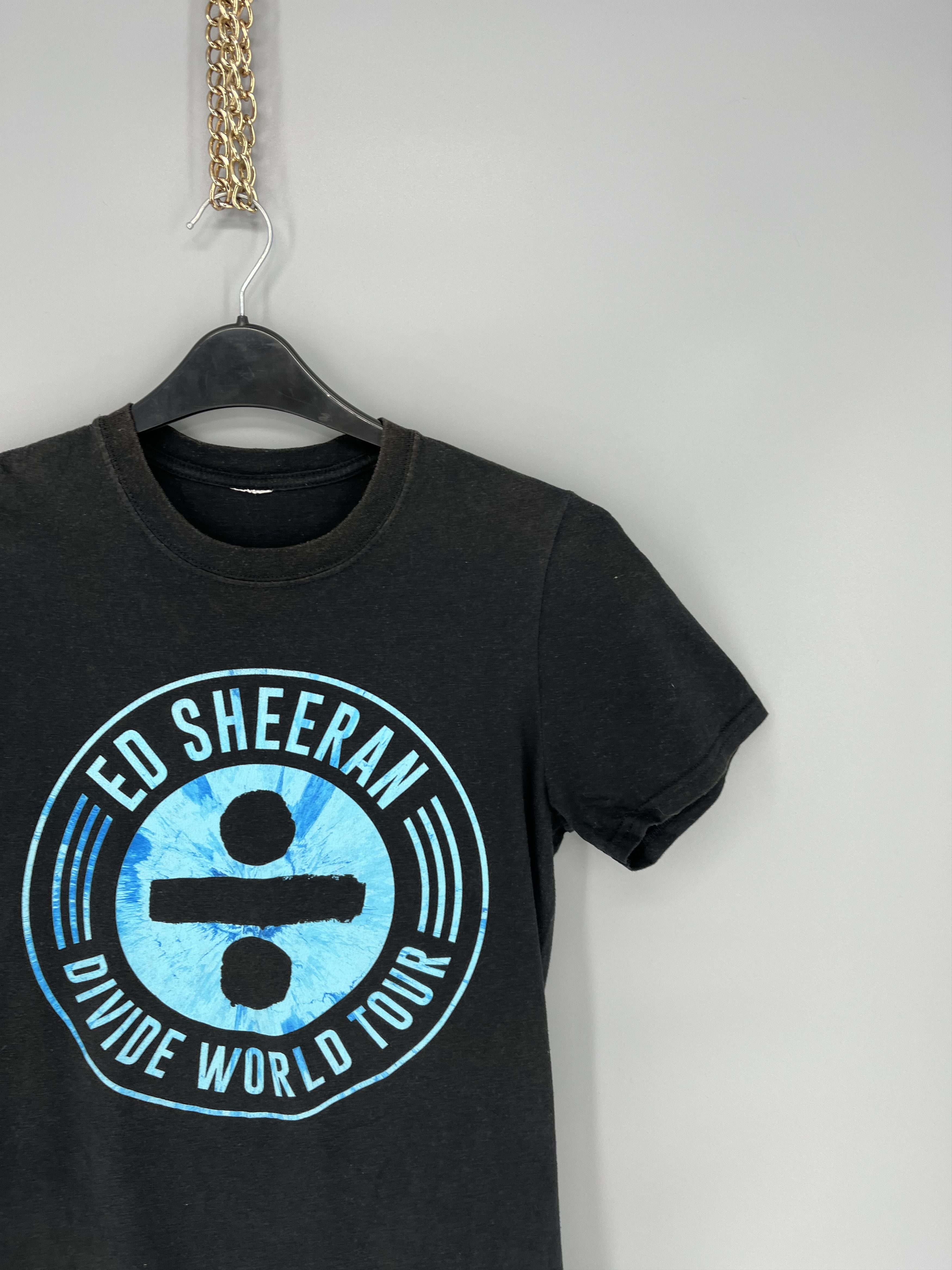 Band Tees Vintage Y2K Ed Sheeran Divide World Tour T-Shirt Size US S / EU 44-46 / 1 - 5 Thumbnail
