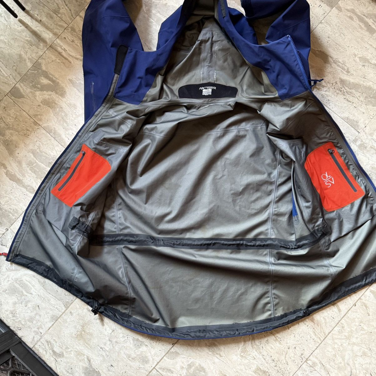 Arc'teryx Arc’teryx Alpha SV Goretex Size US L / EU 52-54 / 3 - 9 Thumbnail