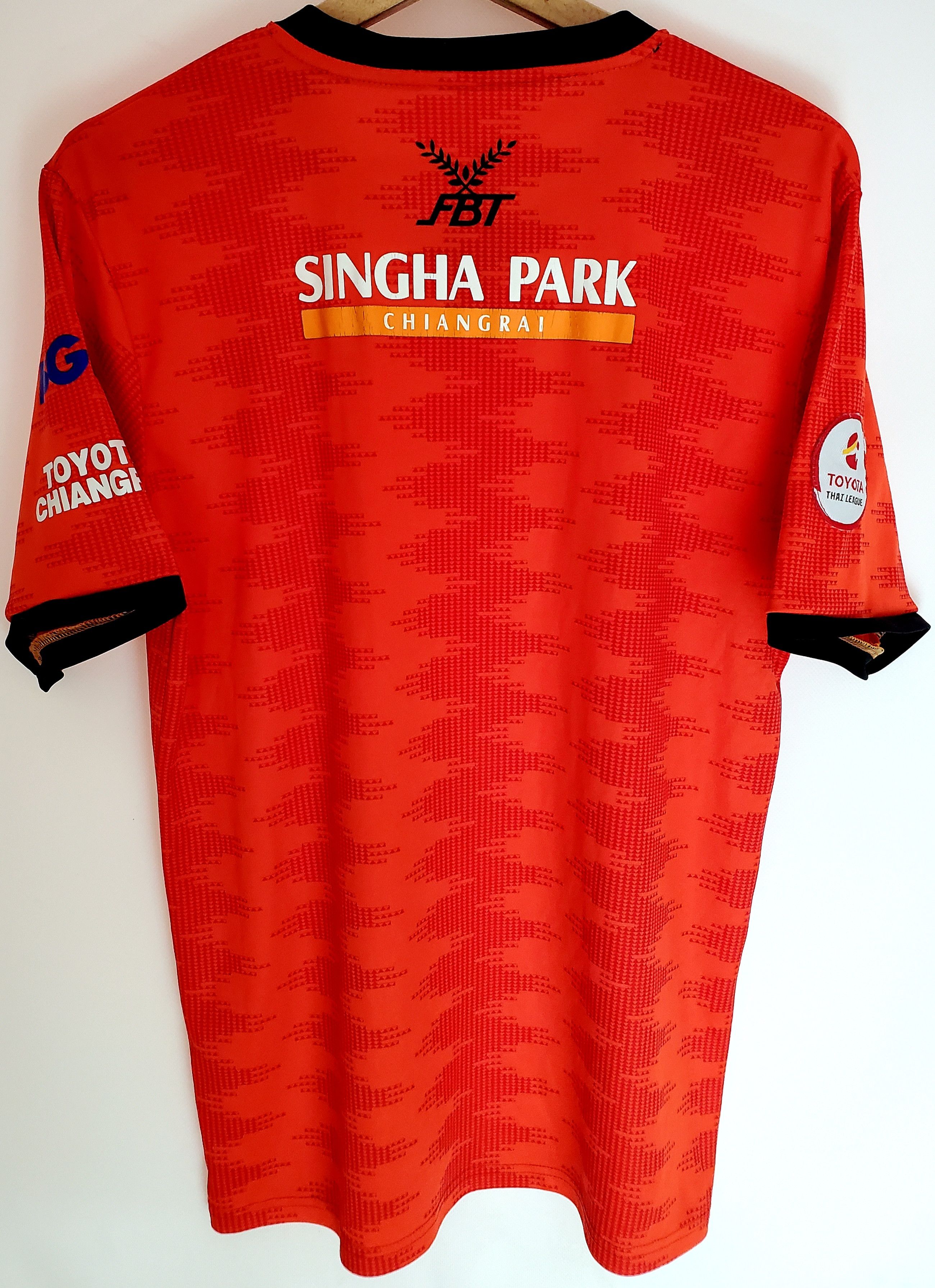 Vintage Chiangrai United Home football soccer jersey size M Size US M / EU 48-50 / 2 - 5 Thumbnail