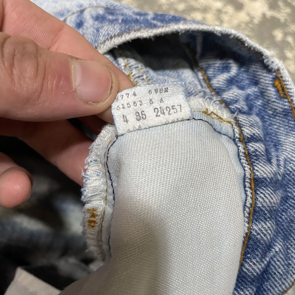 Levi's × Vintage Vintage Levi’s 505 Straight Fit Blue Denim Jeans USA 80s Size US 32 / EU 48 - 4 Thumbnail