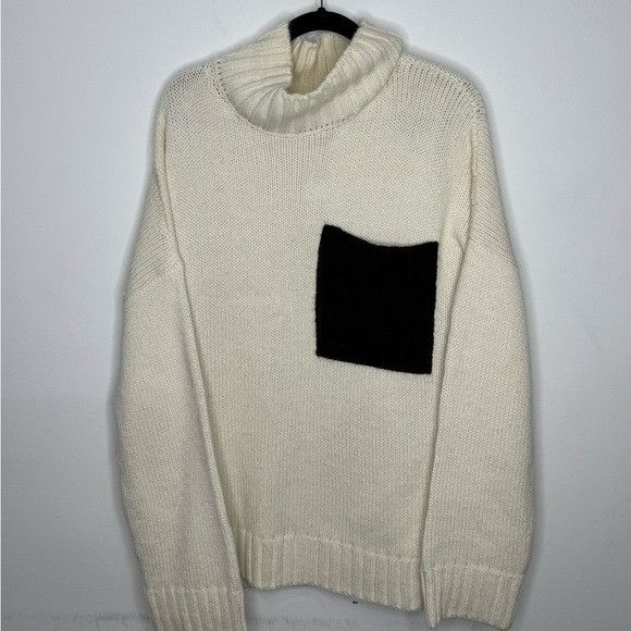 JW Anderson JW Anderson Patch Pocket Turtleneck Sweater Off White Black Size US L / EU 52-54 / 3 - 2 Thumbnail