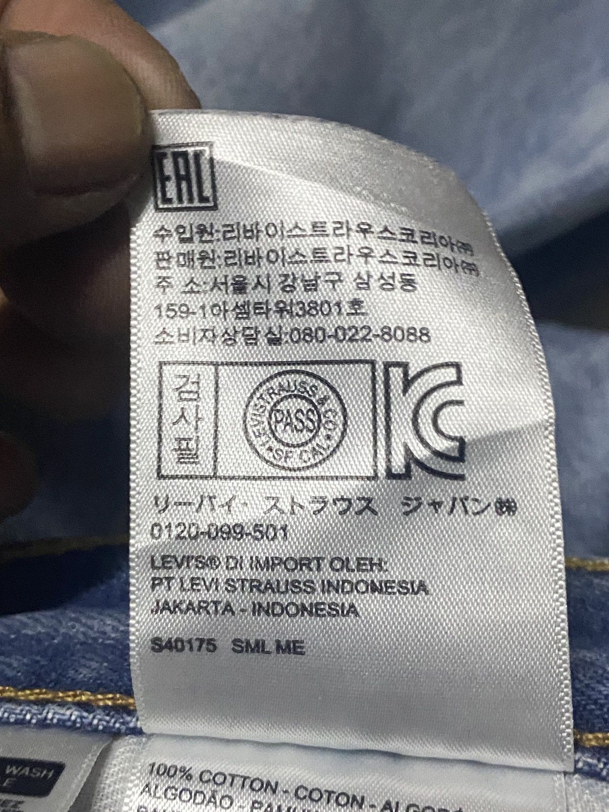 Levi's Vintage Levis 501 ButtonFly Distressed Jeans Size US 31 - 18 Thumbnail