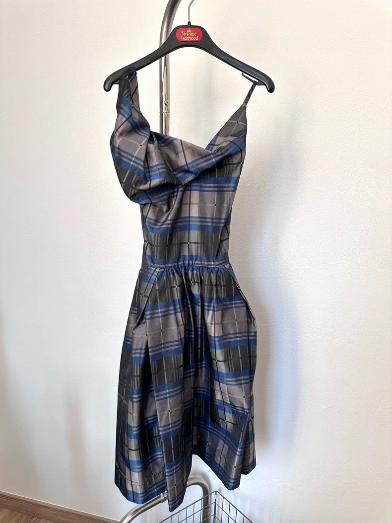 Vivienne Westwood Vivienne Westwood size2 A dress with a vest Size M / US 6-8 / IT 42-44 - 3 Thumbnail