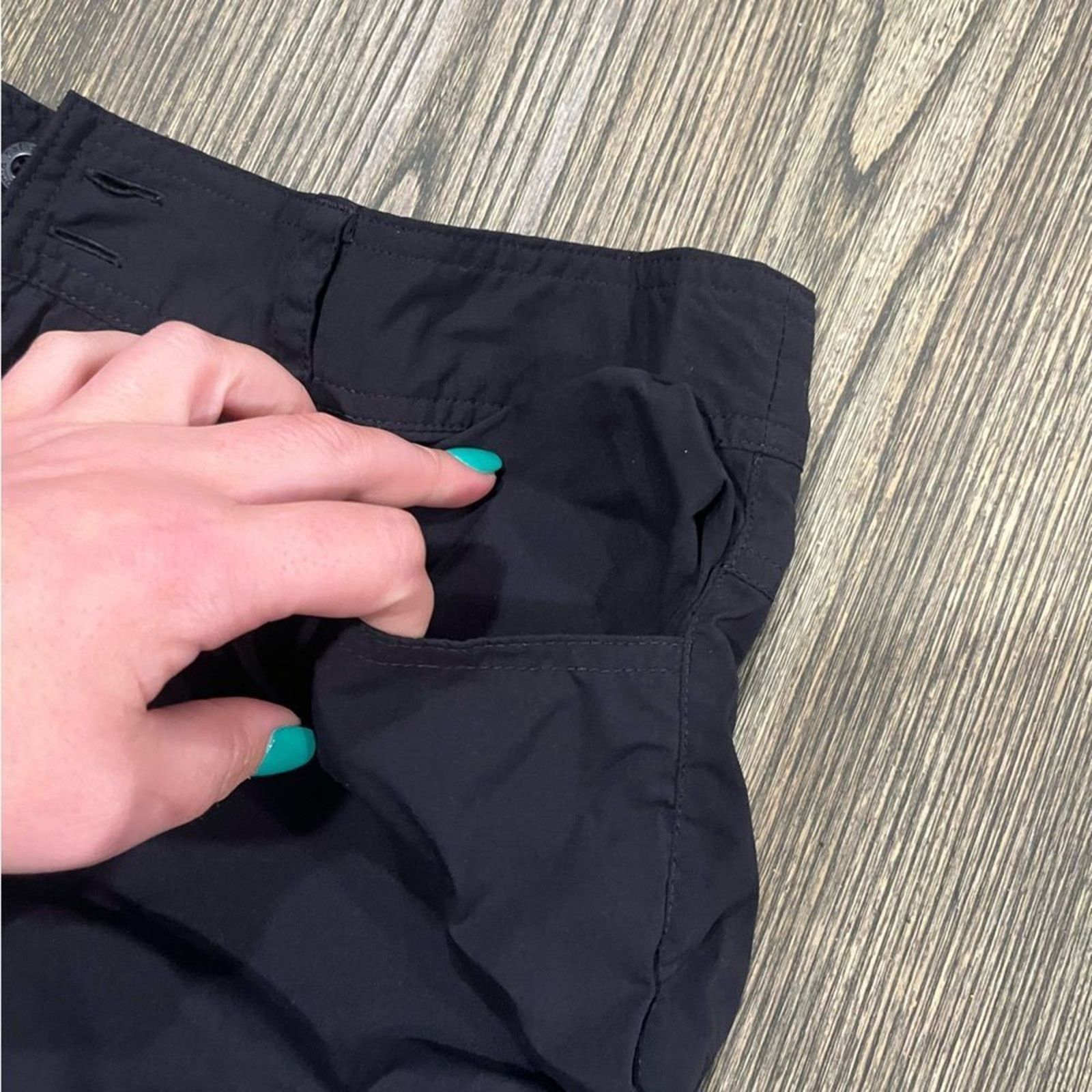 Patagonia Patagonia Womens Hiking Shorts Mid Rise Cargo Pockets 4 Size 27" / US 4 / IT 40 - 2 Thumbnail