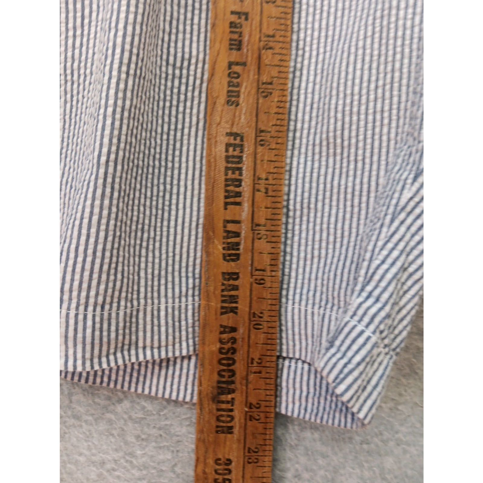 Polo Ralph Lauren VINTAGE Polo Ralph Lauren Shorts Mens Size 40 Blue White Striped Seersucker Golf GUC Size US L / EU 52-54 / 3 - 6 Thumbnail