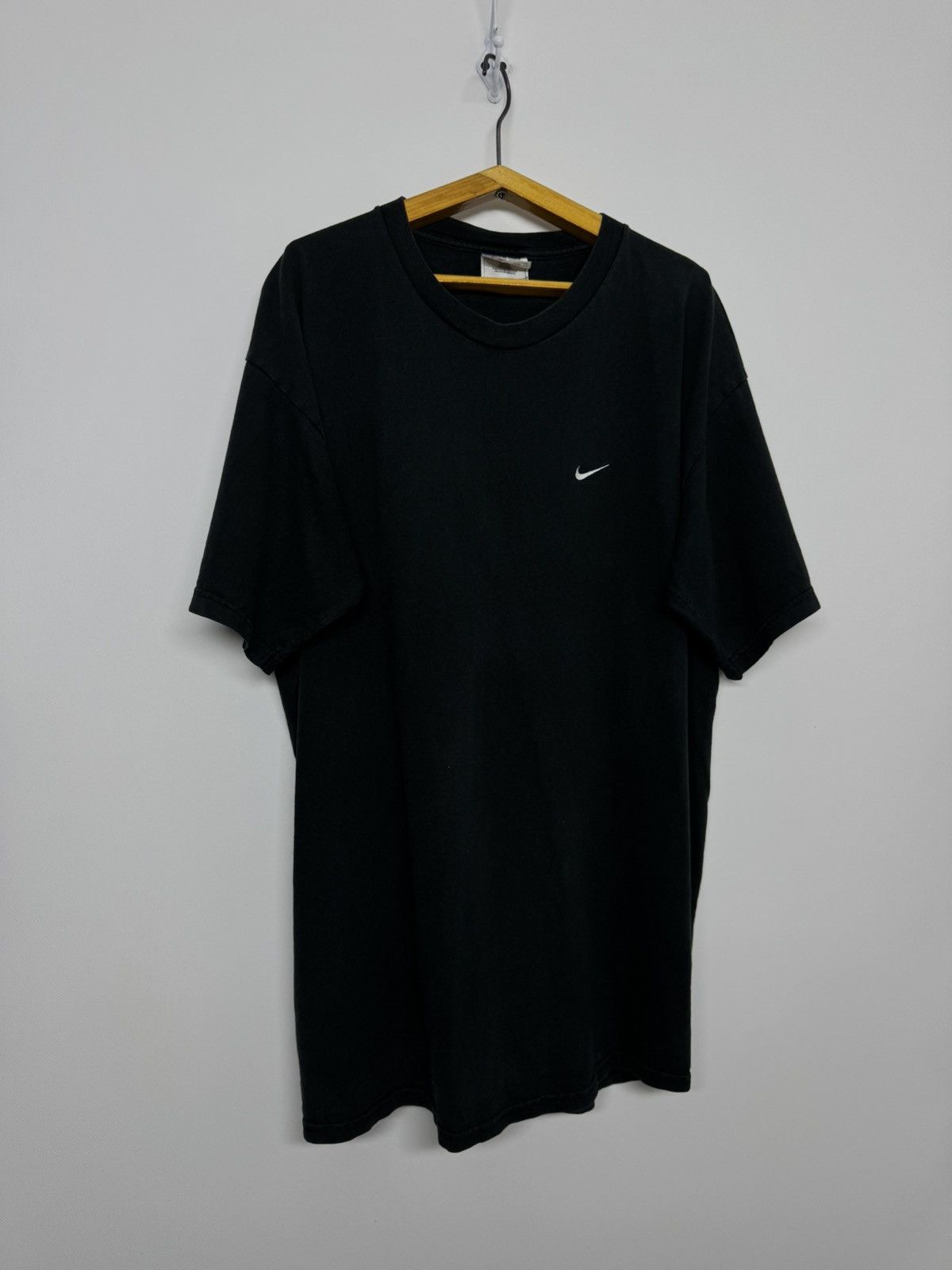 Nike Vintage Y2k Nike Swoosh Logo T-Shirt 00’s Size US L / EU 52-54 / 3 - 5 Thumbnail