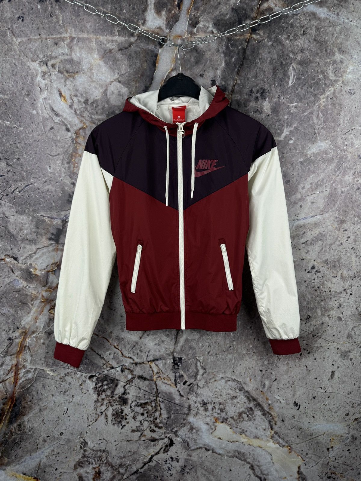 Nike Nike Windbreaker Jacket Burgundy Cream Hooded Full Zip Size XS / US 0-2 / IT 36-38 - 1 Thumbnail