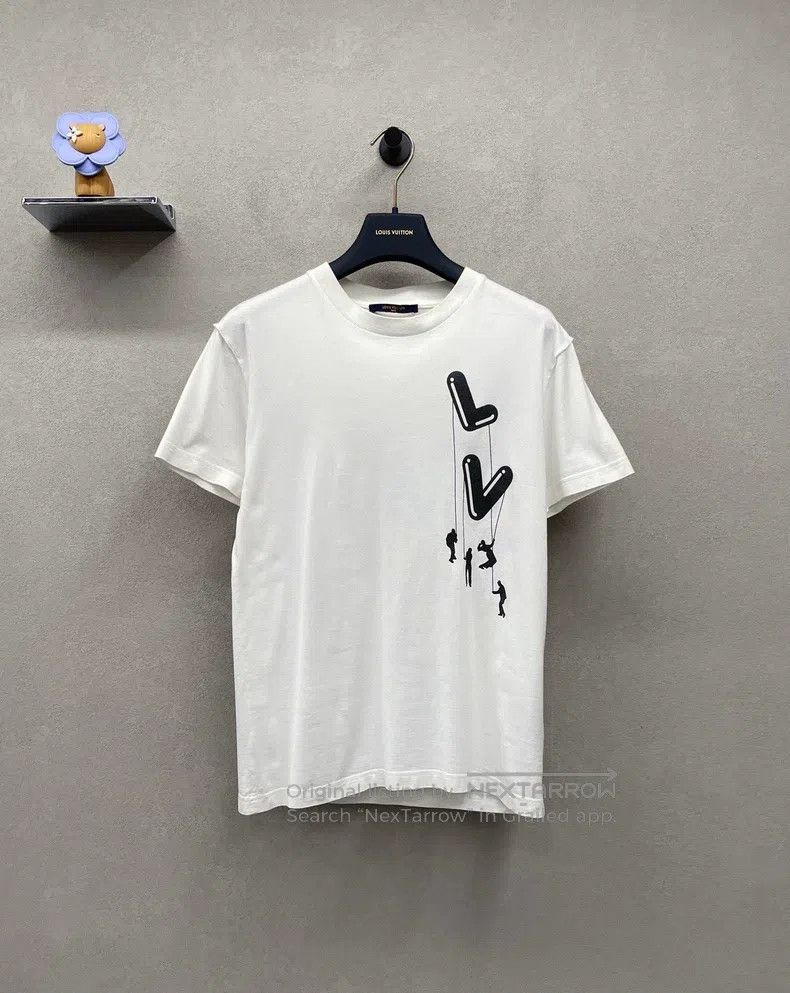 Louis Vuitton Louis Vuitton Paratrooper printed white short sleeve Size US XS / EU 42 / 0 - 1 Thumbnail