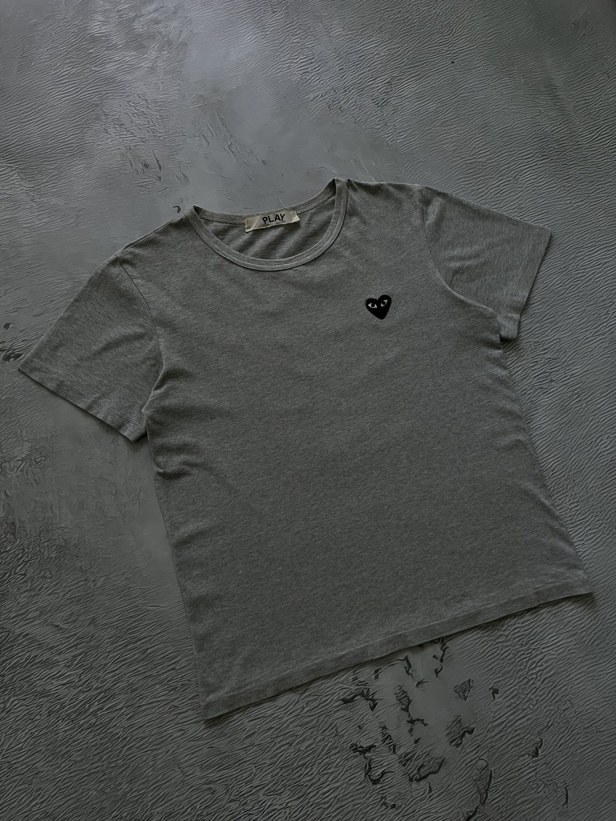 Comme des Garcons 2000ss CDG Shirt Silver Scale logo t shirt | Grailed