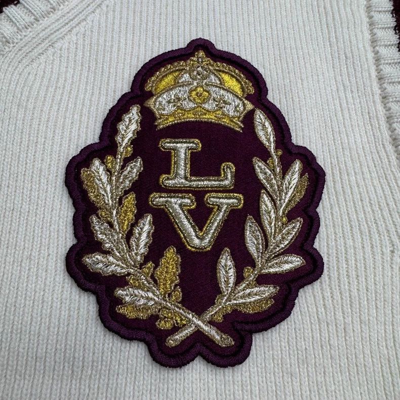 Louis Vuitton Louis Vuitton Embroidered badge wool vest Size US S / EU 44-46 / 1 - 3 Thumbnail