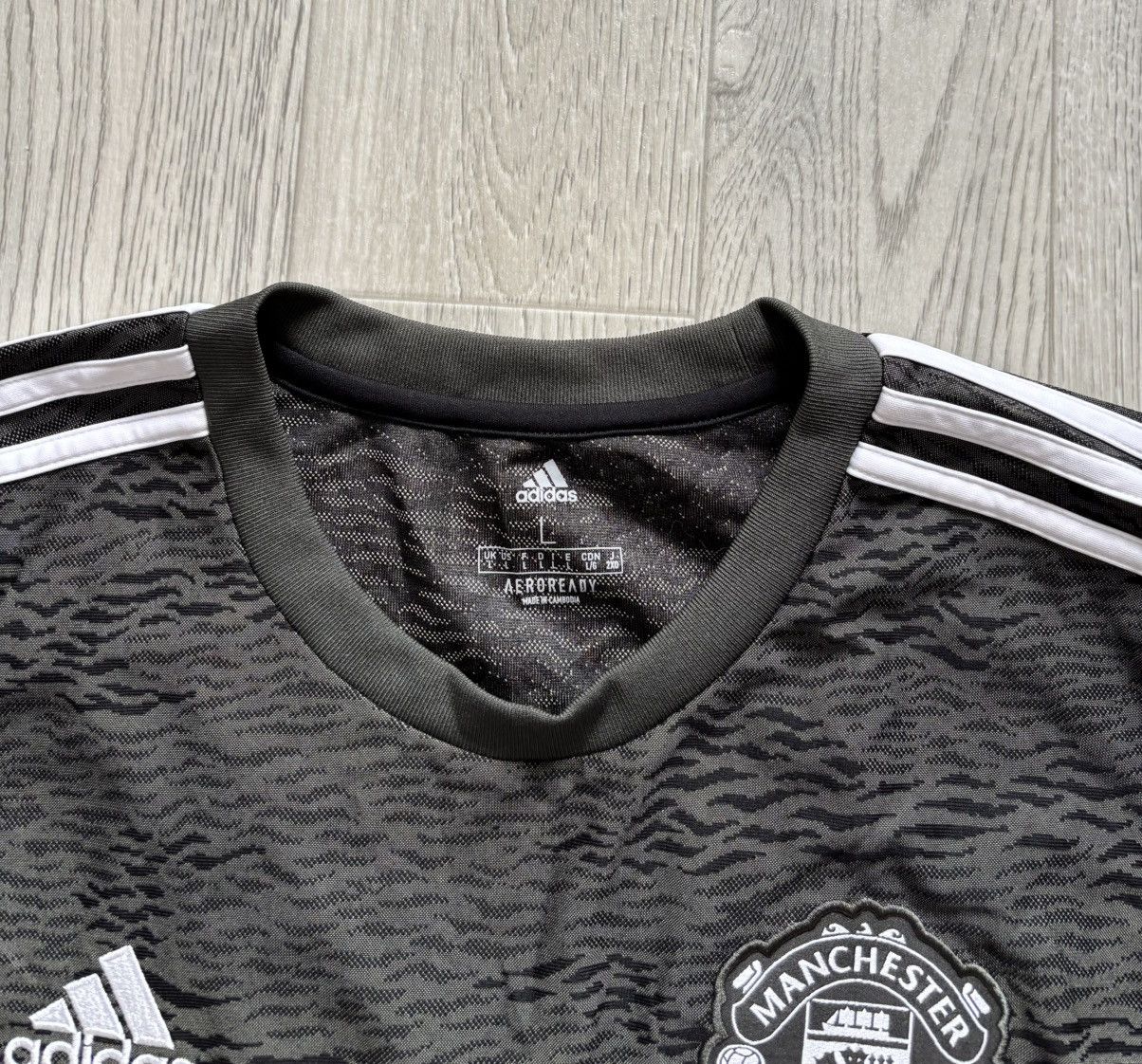 Vintage Adidas Vintage Manchester United Chevrolet Soccer Jersey Size US L / EU 52-54 / 3 - 3 Thumbnail