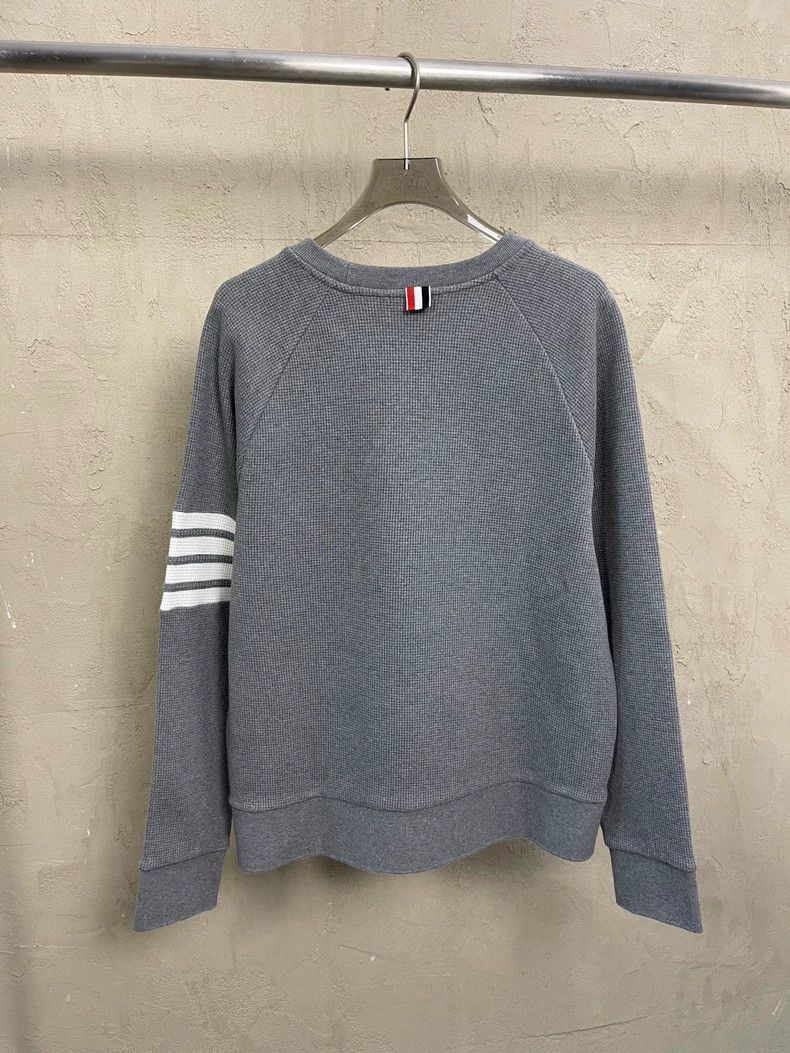 Thom Browne Thom Browne size4 Gray waffle round neck hoodie Size US XL / EU 56 / 4 - 2 Thumbnail