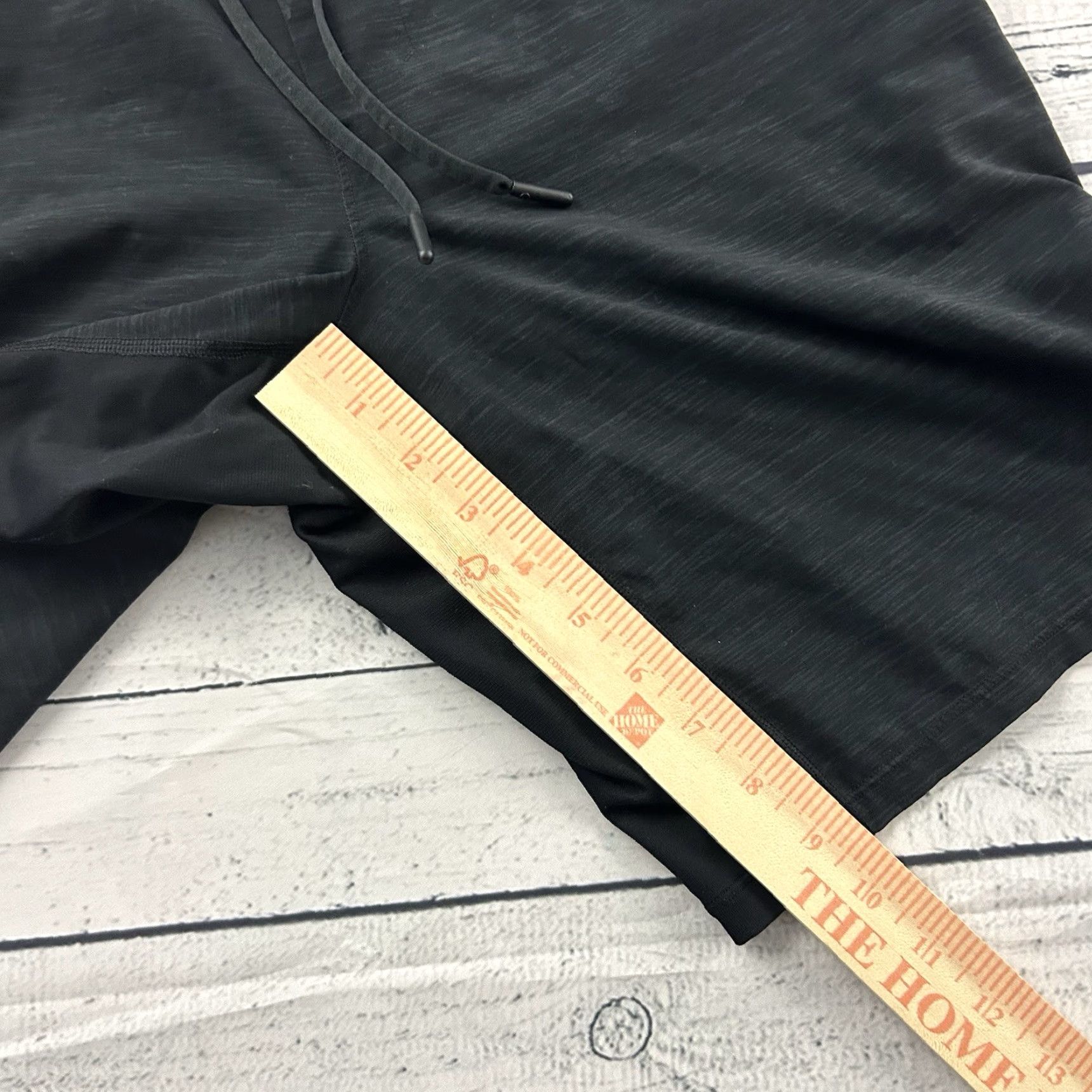 Lululemon Lululemon License to Train ShortS Athletic Lined Black Small Men 9" Inseam Mens sunglasses? Size US 29 - 2 Thumbnail