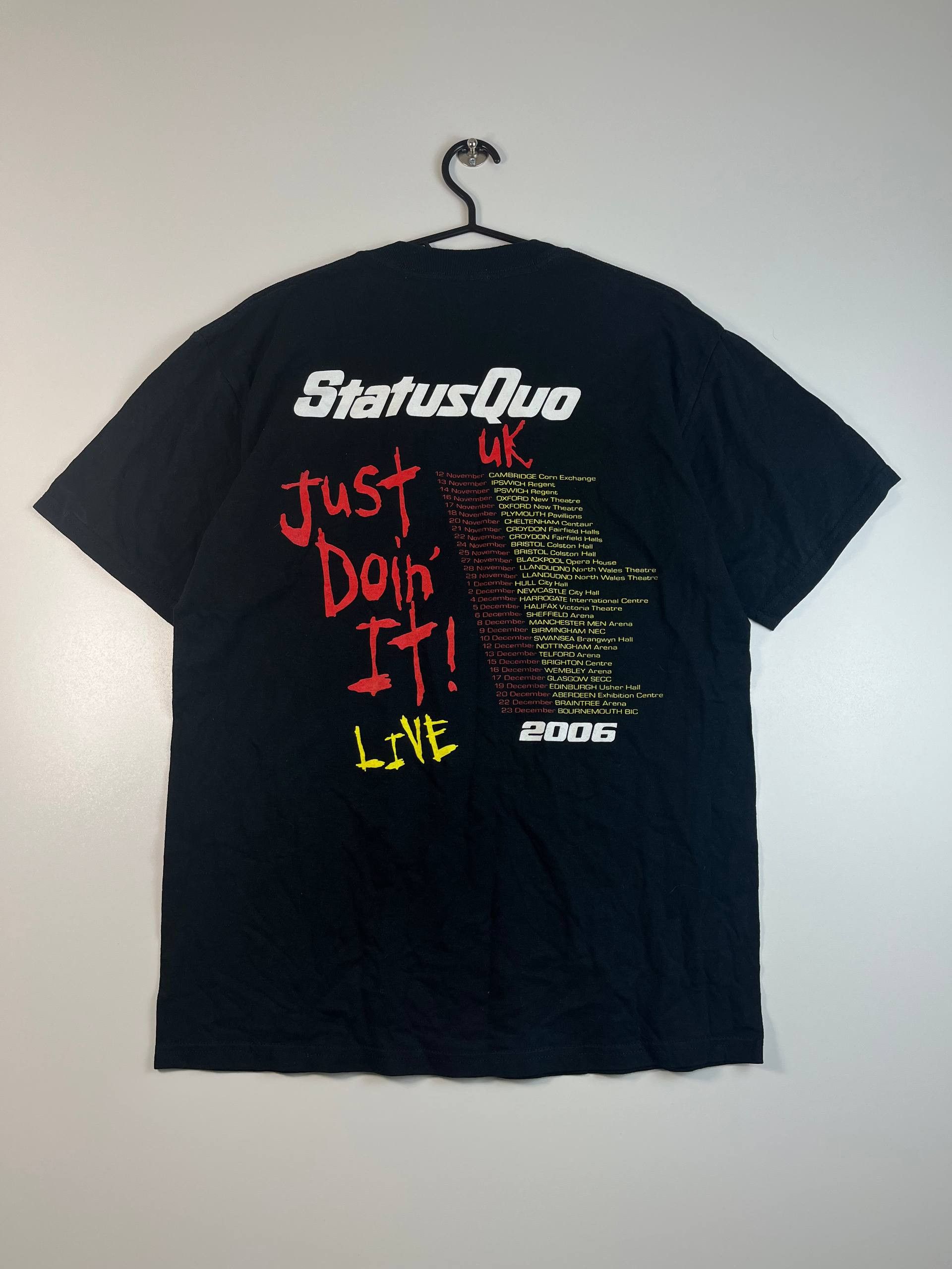 Gildan STATUS QUO UK TOUR T-SHIRT JUST DOIN’ IT LIVE CONCERT Size M Size US M / EU 48-50 / 2 - 5 Thumbnail