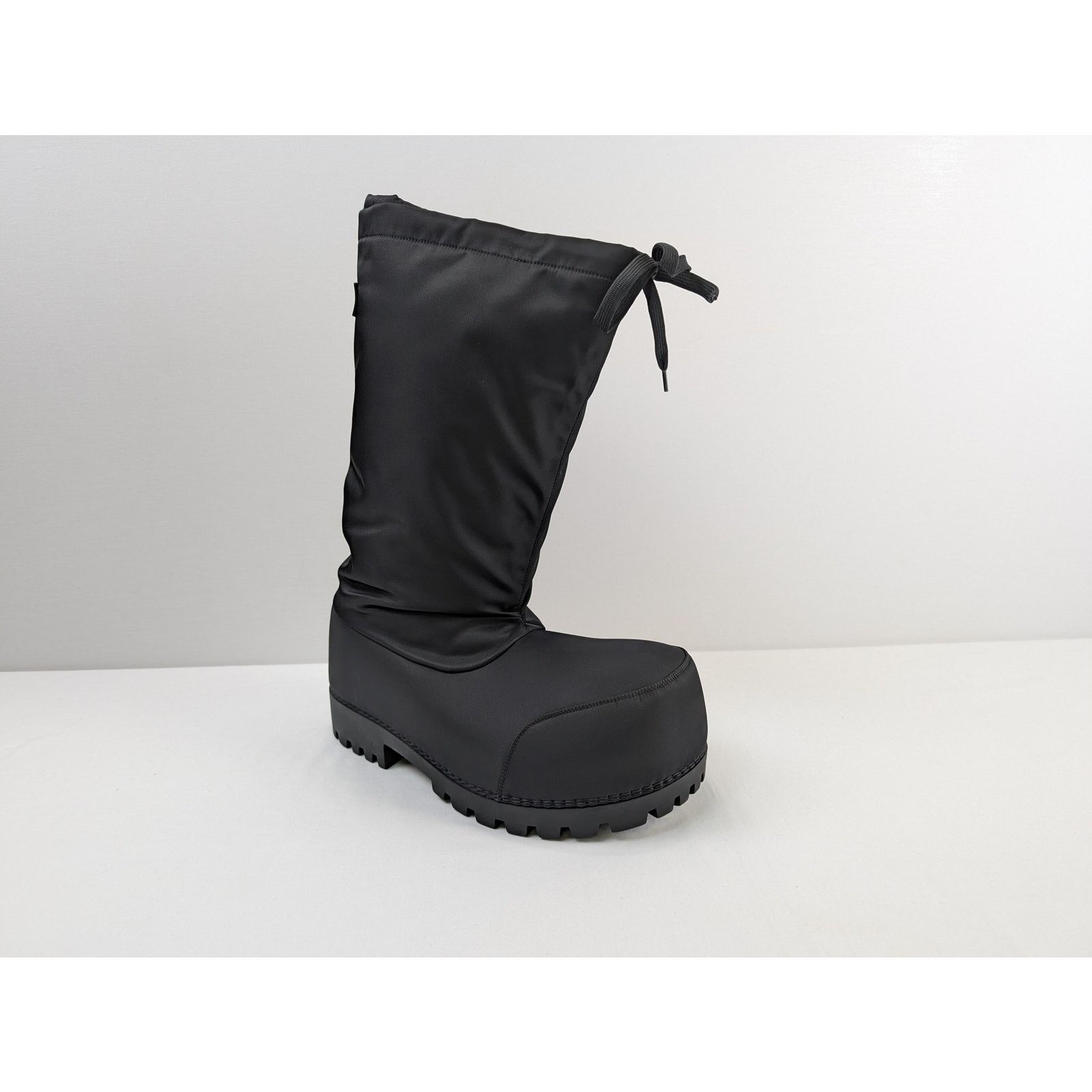 Balenciaga o1rshd1 Alaska High Boots in Black Size: 43-44 Size US 10.5 / EU 43-44 - 1 Thumbnail