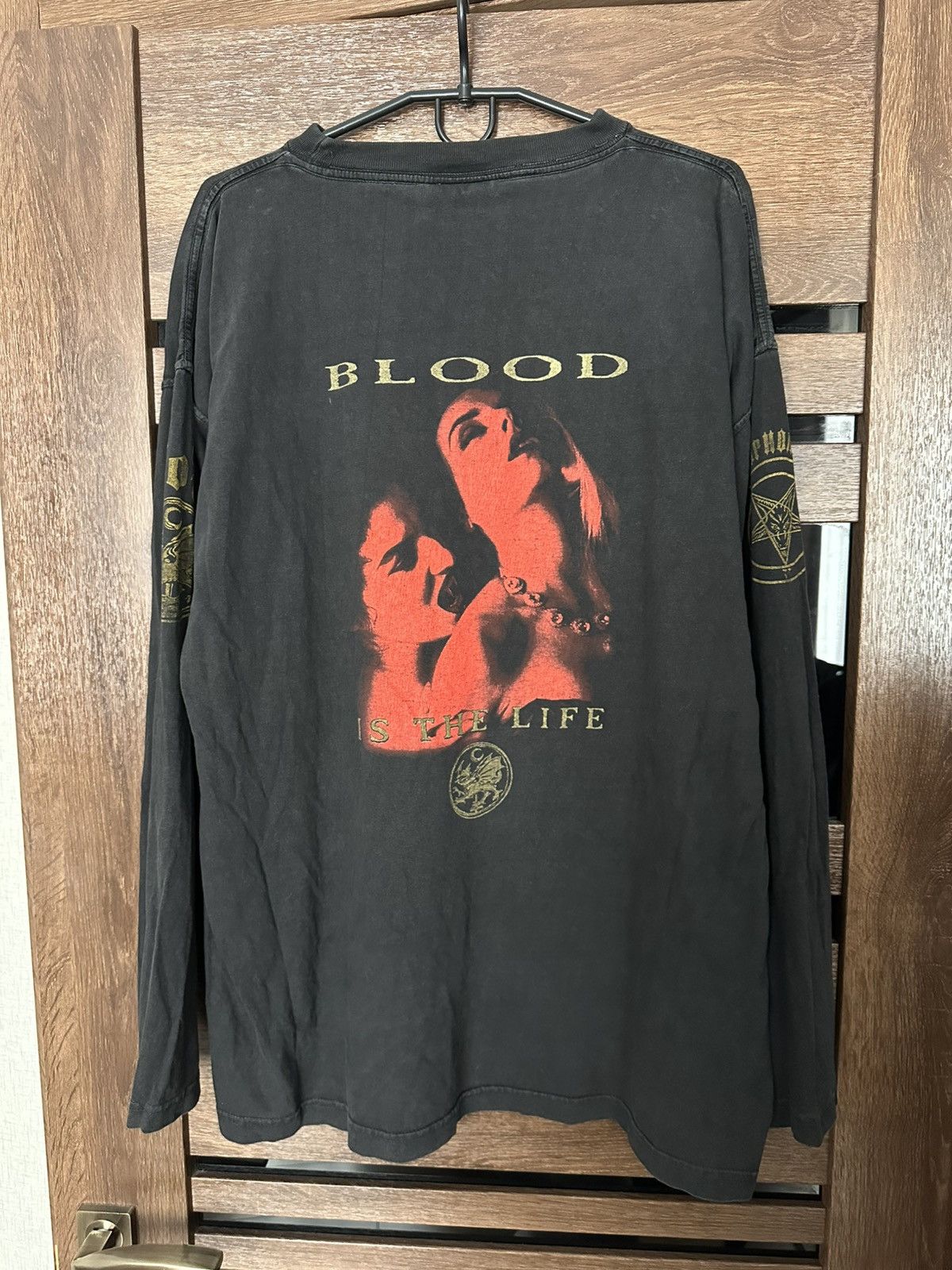 Band Tees 1996 Cradle Of Filth Vempire Vintage Long Sleeve T-Shirt Size US XL / EU 56 / 4 - 8 Thumbnail