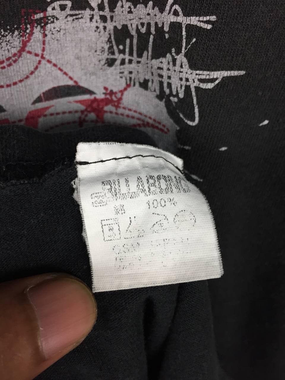 Billabong Vtg Billabong Splatter Graphic Surfwear Long Sleeve Tee Size US L / EU 52-54 / 3 - 9 Thumbnail