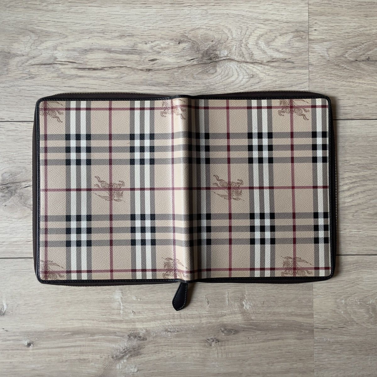 Burberry Burberry iPad Case Haymarket Check Size ONE SIZE - 9 Thumbnail