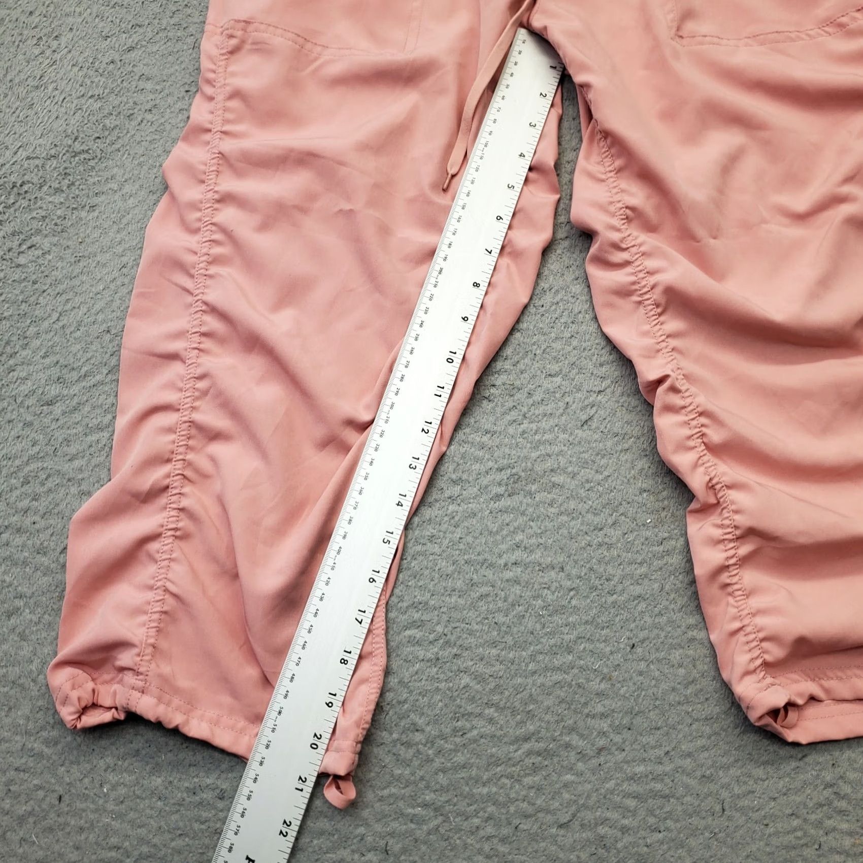 Vintage Ultra Performance Cropped Pants Womens 1X Pink Ruched Drawstring Stretch Pockets Breathable Easy Care Slit? Size 40" / US 18 - 5 Thumbnail
