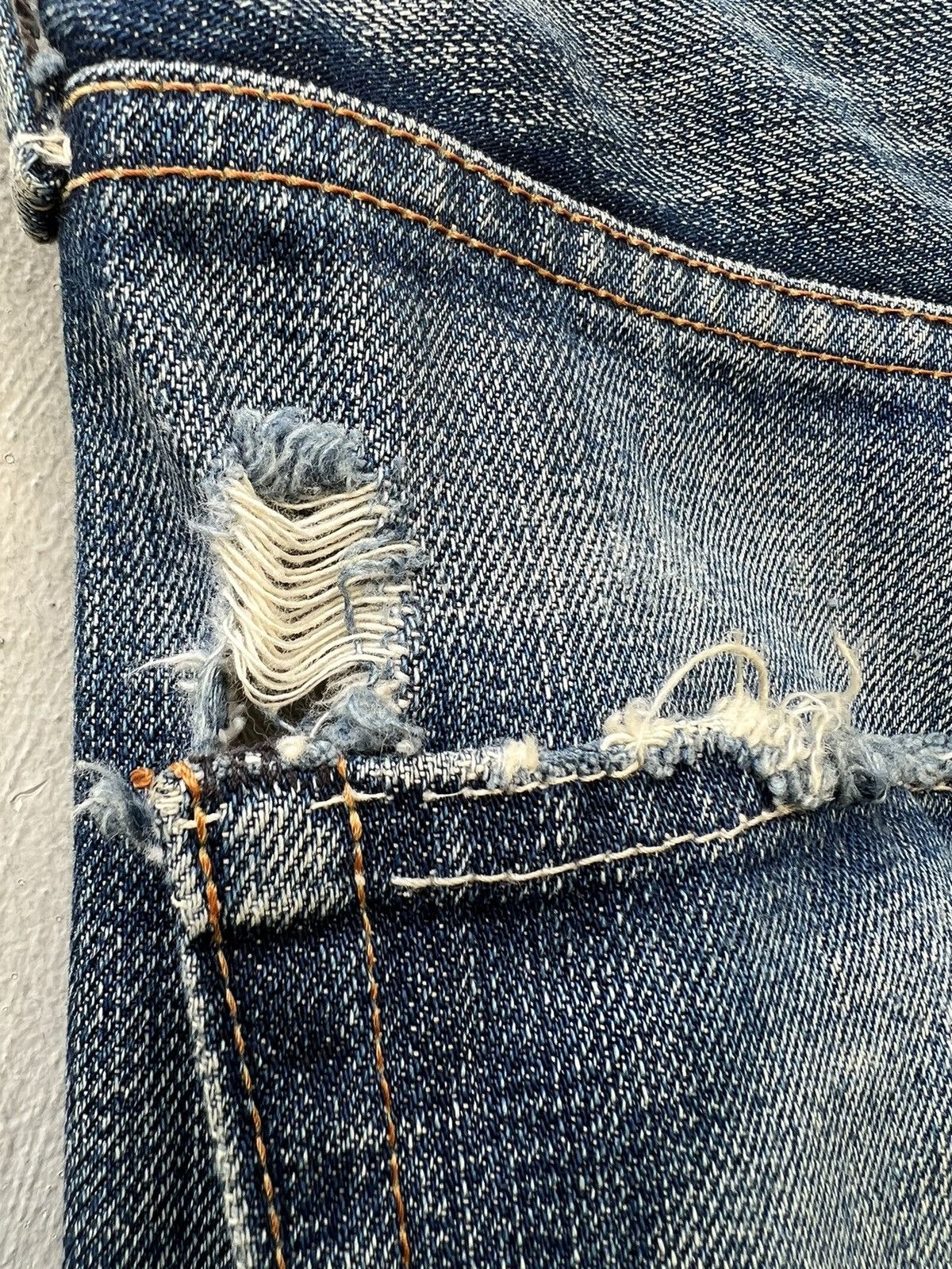 Levi's Vintage Clothing × Vintage Vintage 2005 LVC Levi’s 501 E Trashed Denim Selvedge Jeans Size US 32 / EU 48 - 15 Thumbnail