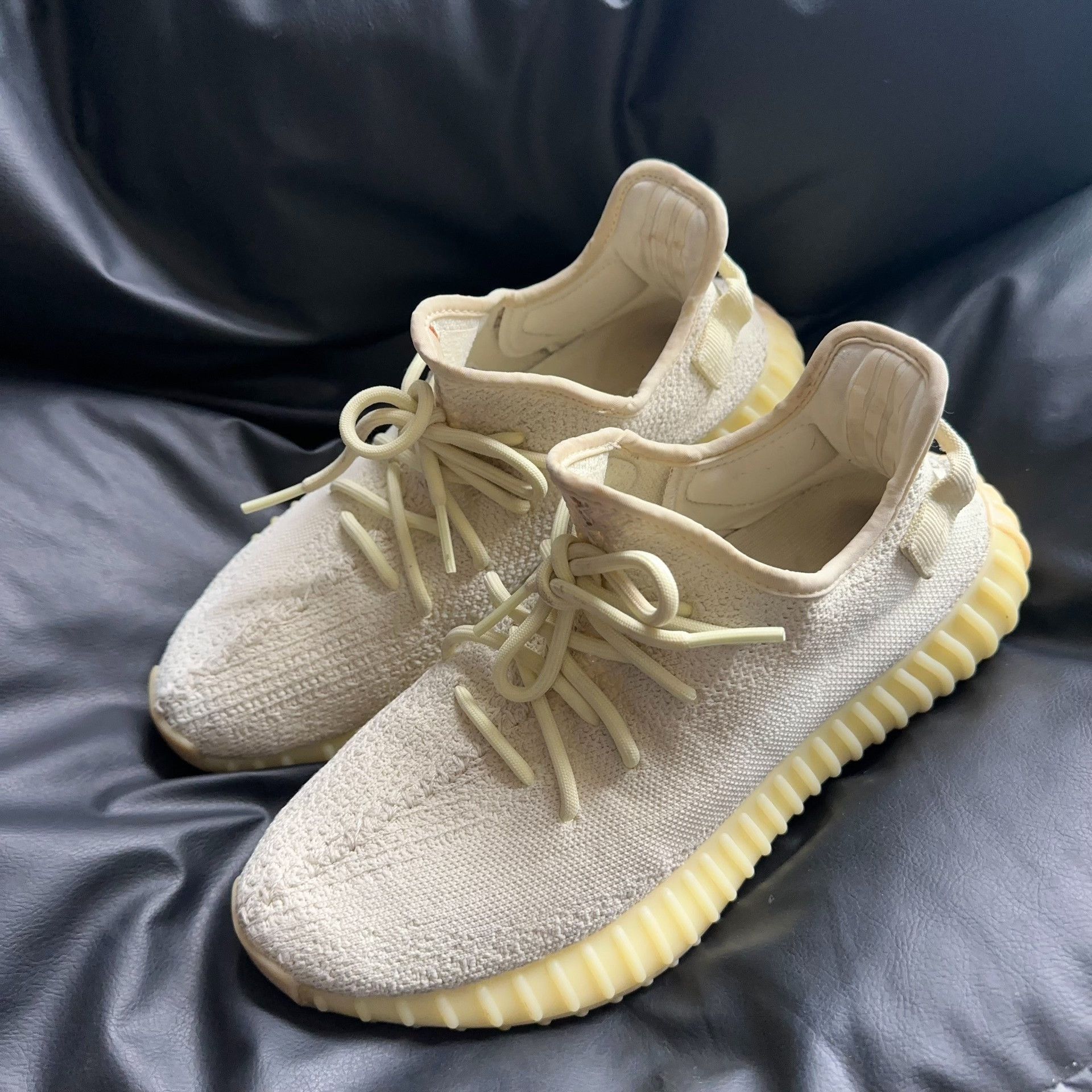 Yeezy Yeezy Yellow Lowtop Sneakers 42 Men Size US 9 / EU 42 - 1 Thumbnail
