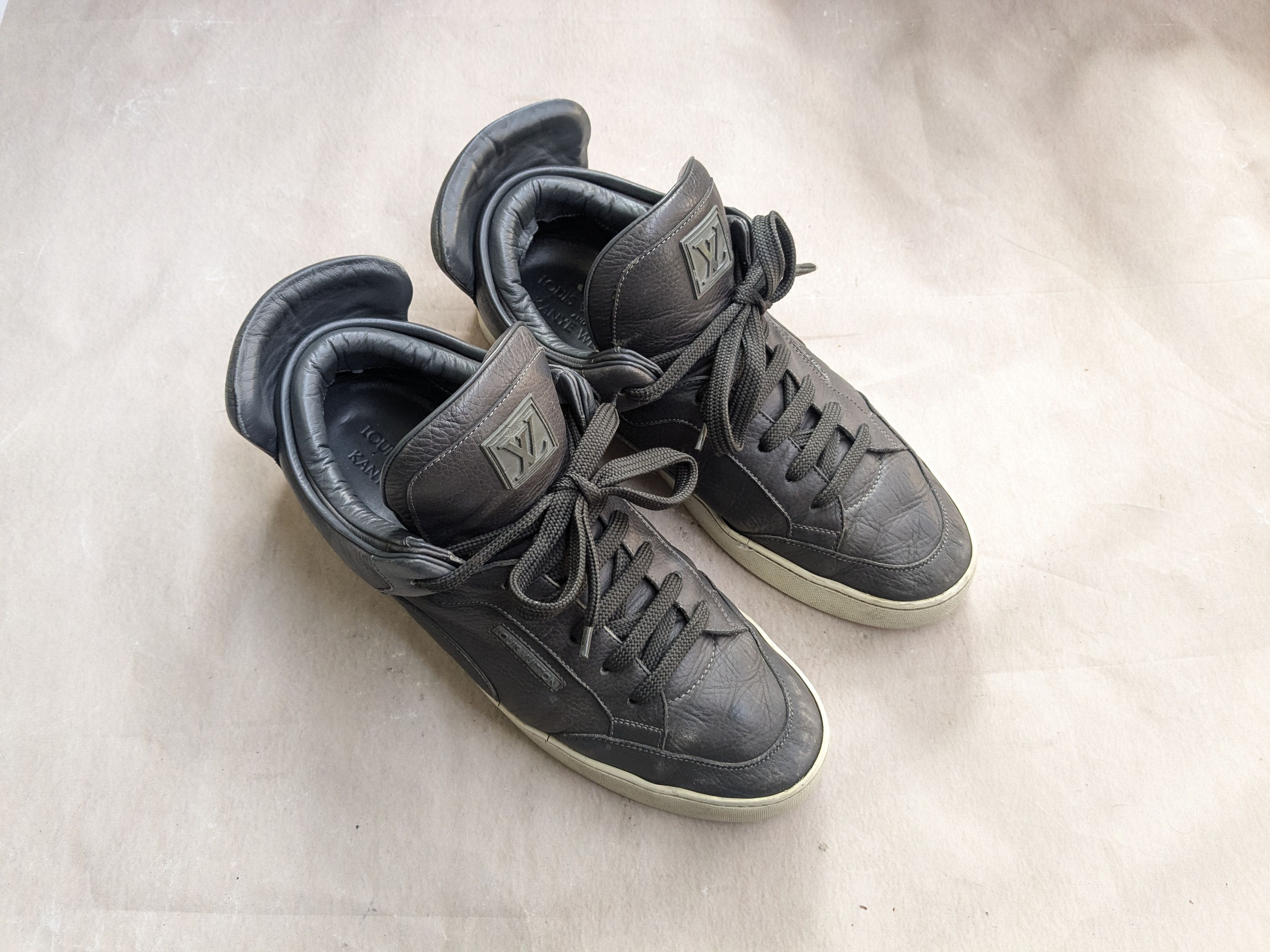 Kanye West × Louis Vuitton Louis Vuitton Dons Kanye West Gray Leather Low Tops 11 Size US 11 / EU 44 - 1 Thumbnail