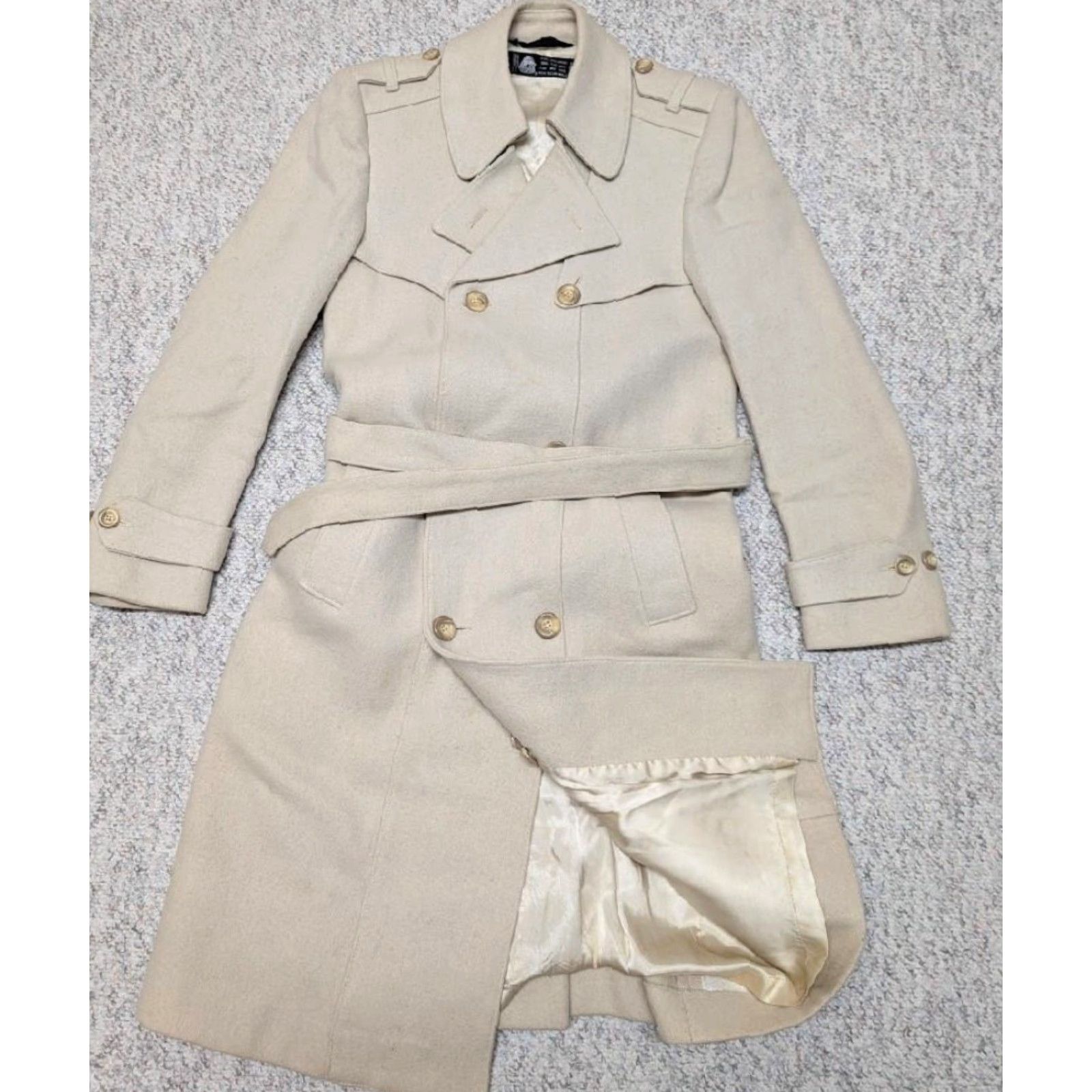 Off-White VINTAGE American Male OVERCOAT Wool Slim XS Off-White Long Coat Belted 36 Chest 34-36 Men Mens Size US XS / EU 42 / 0 - 2 Thumbnail