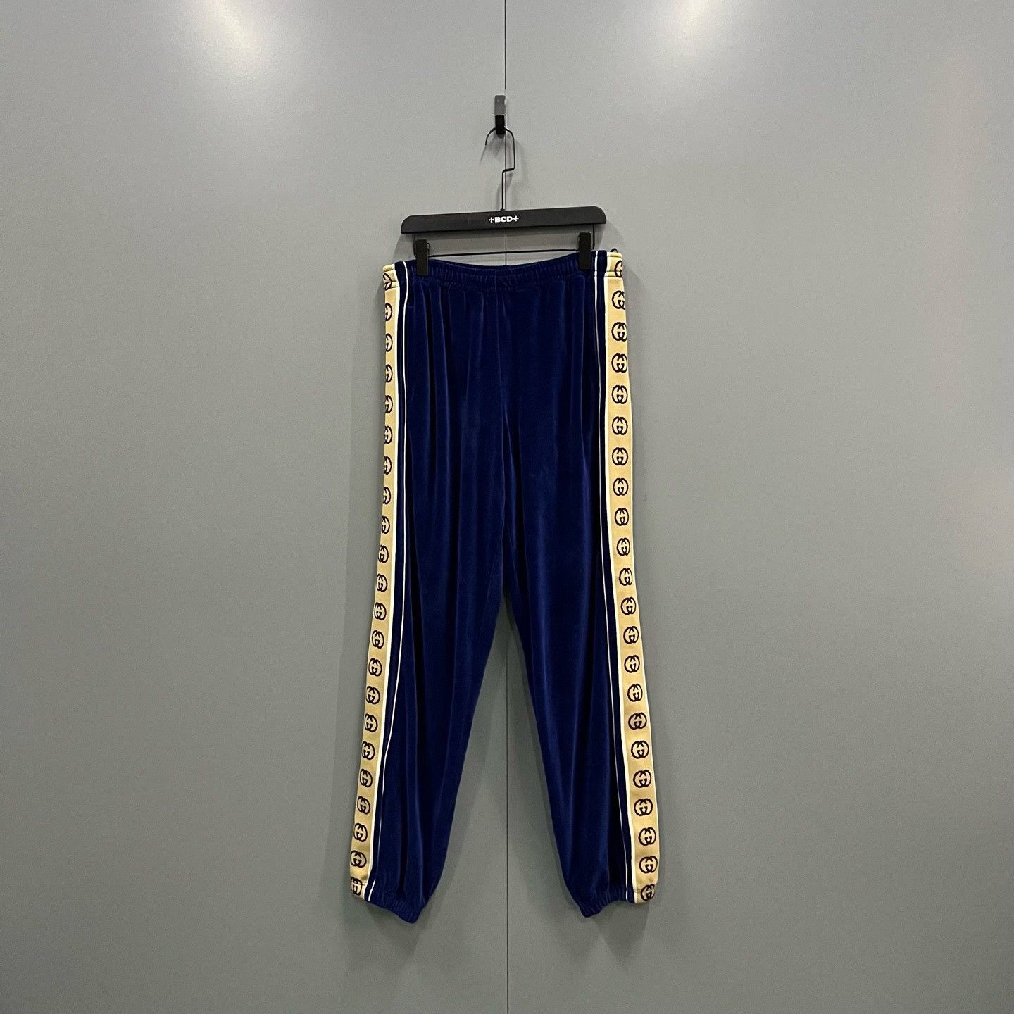 Gucci Gucci Velvet Blue Pants 26 Women Size 26" / US 2 / IT 38 - 1 Thumbnail